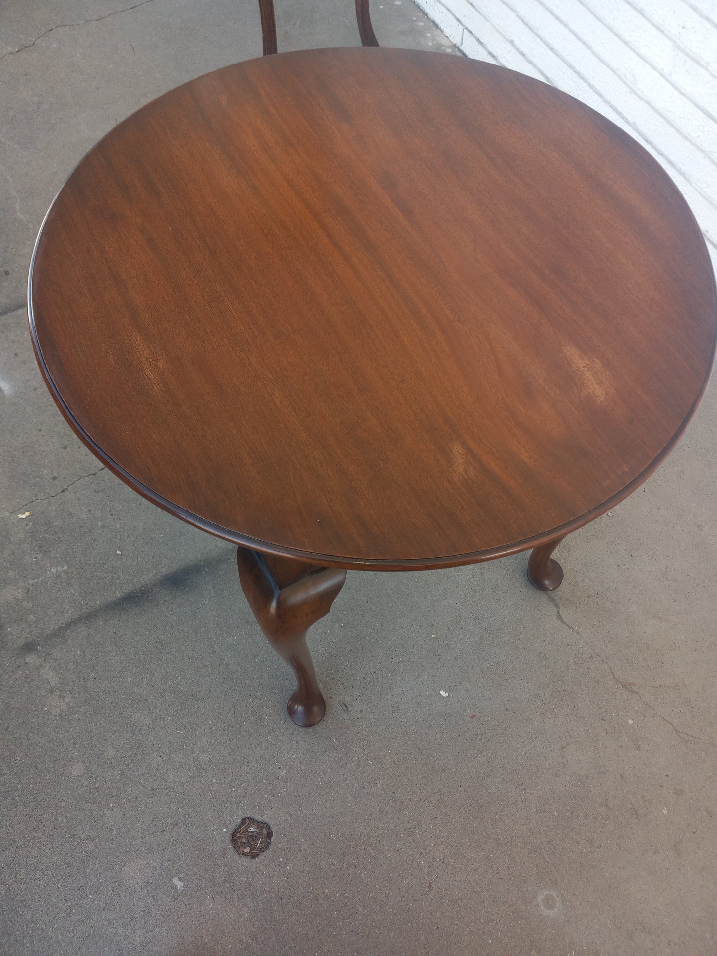 Vintage mahogany round dining table for home decor