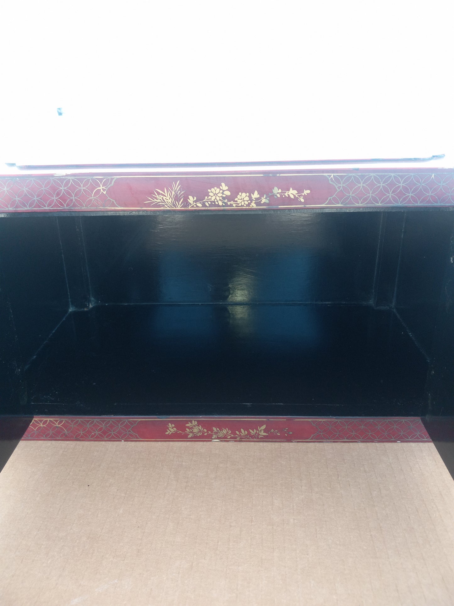 Beautiful hand painted trinket box in Asian style