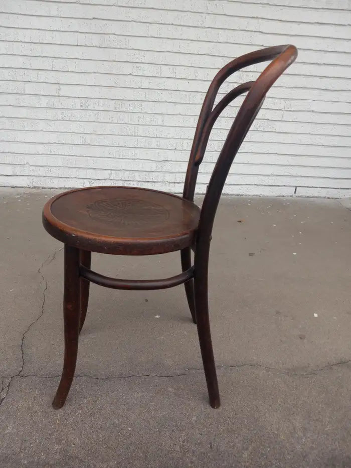 Vintage bentwood side chair perfect for bistro or dining space