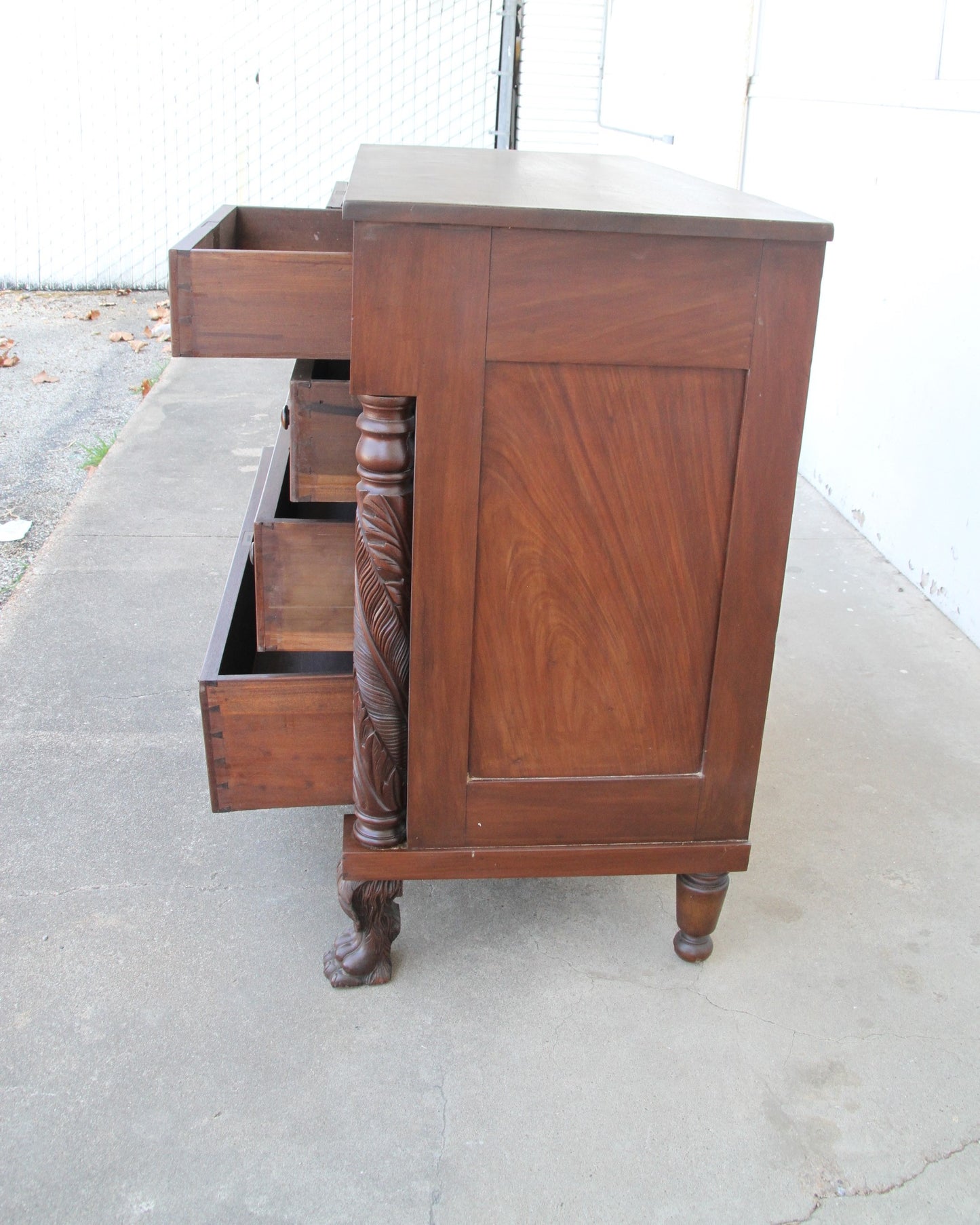 Antique Style Wooden Dresser – Classic 5-Drawer Chest for Elegant Bedroom or Living Room Decor