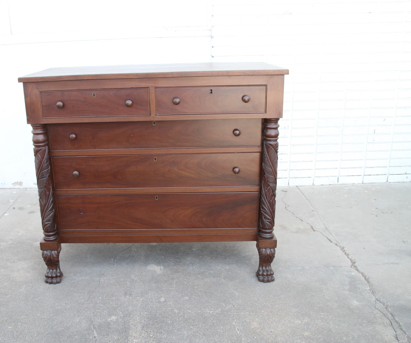 Vintage 5-Drawer Solid Wood Dresser – Rustic Handcrafted Chest for Bedroom or Hallway Décor.