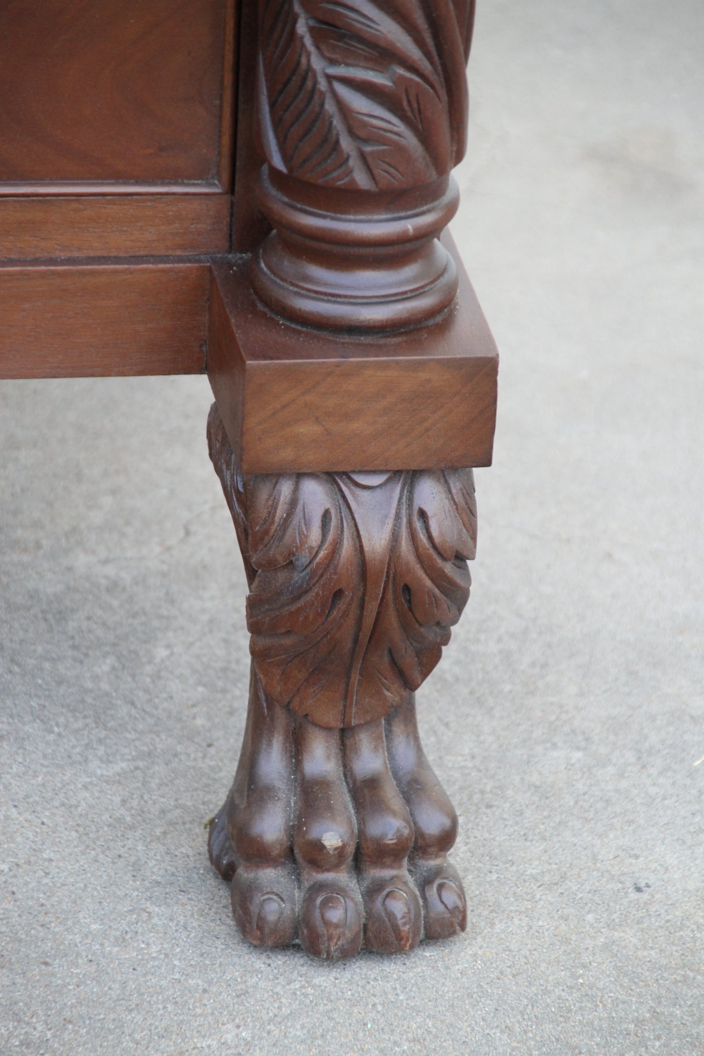 Vintage Wooden Chest of Drawers – Classic Handcrafted 5-Drawer Dresser with Decorative Accents