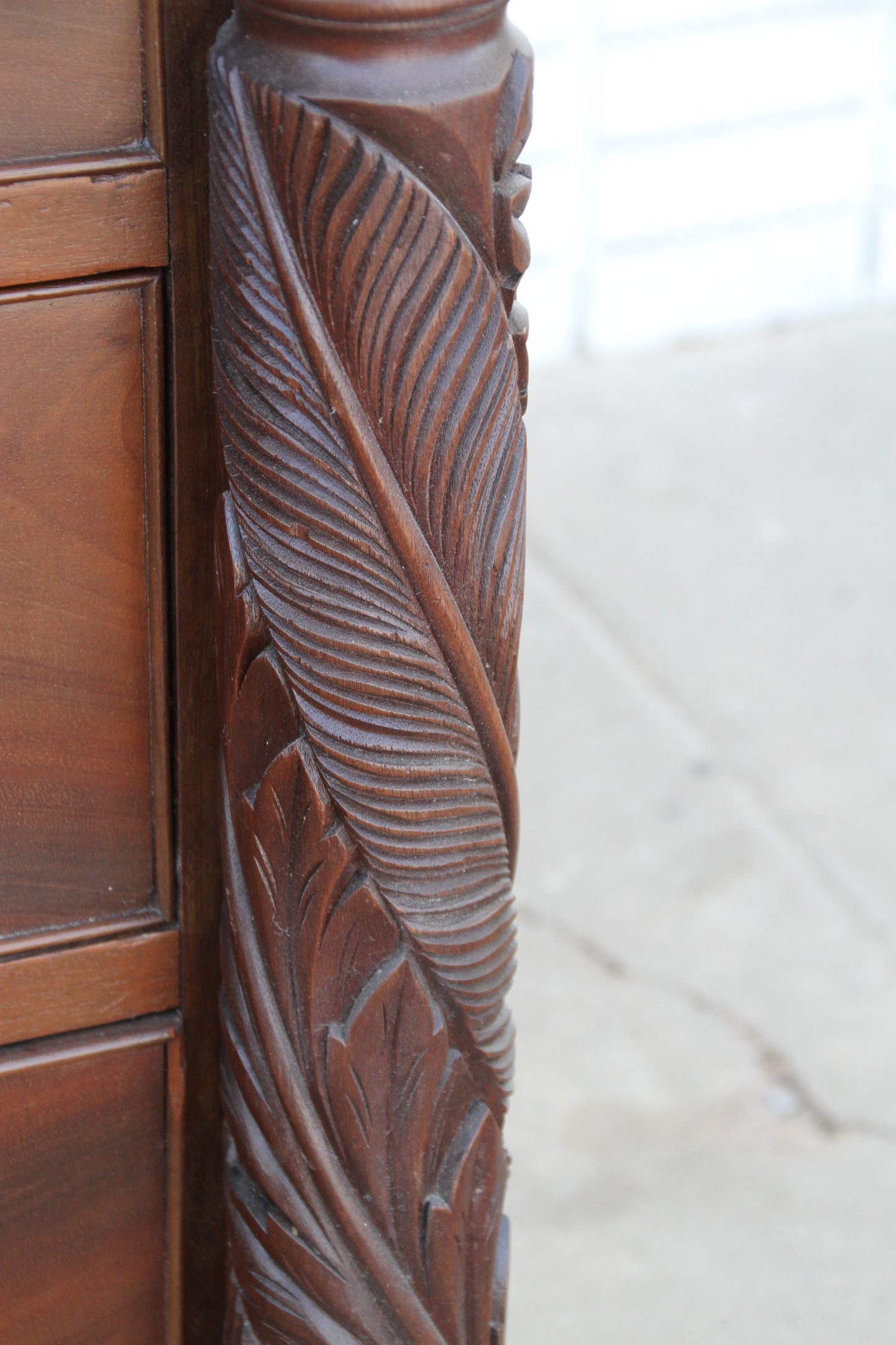 Elegant Antique Wooden Chest – 5 Spacious Drawers, Carved Detail, and Rustic Vintage Finish