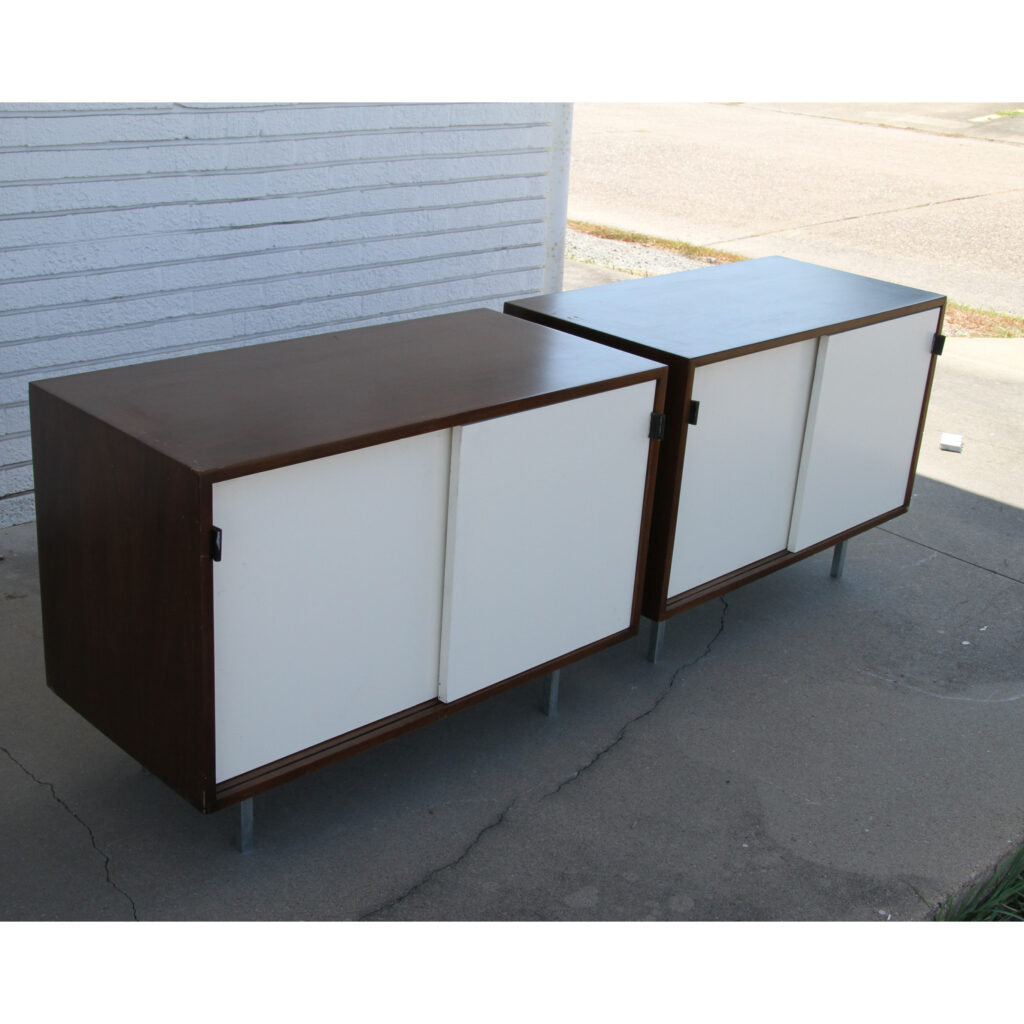 Enhance your credenza's aesthetic with Knoll's Leather Cabinet Handle, combining Walnut details with sleek lacquered wood.