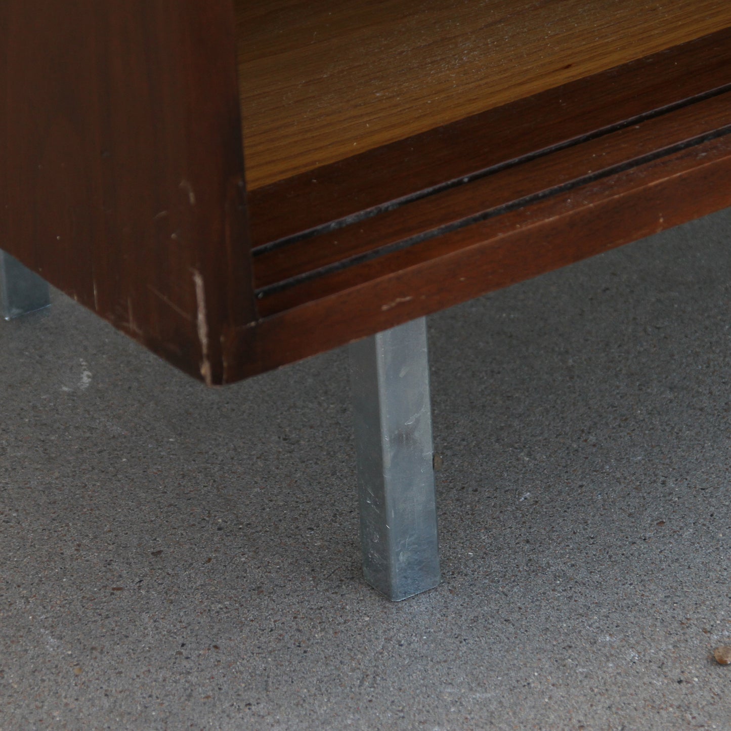 Luxury retro credenza with leather surface by Knoll