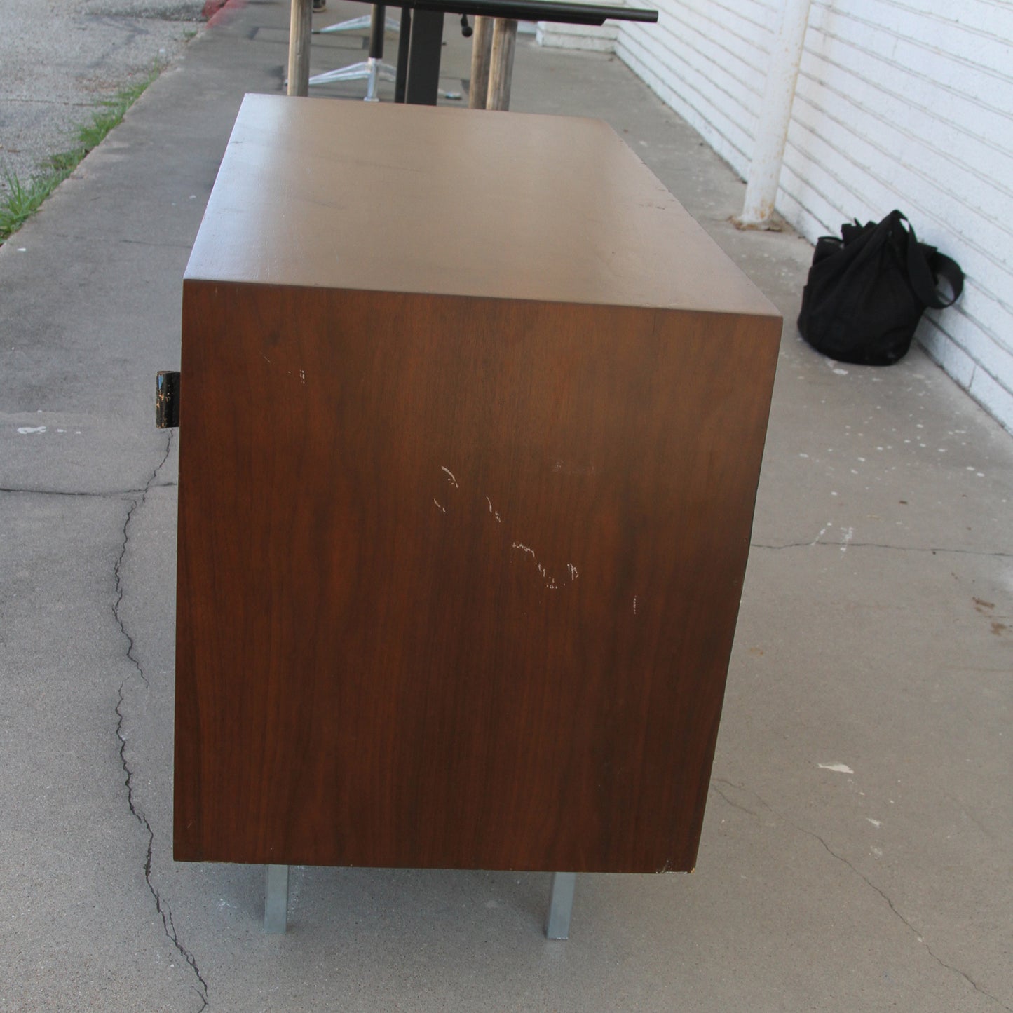 Metro Retro Knoll leather top credenza with handles