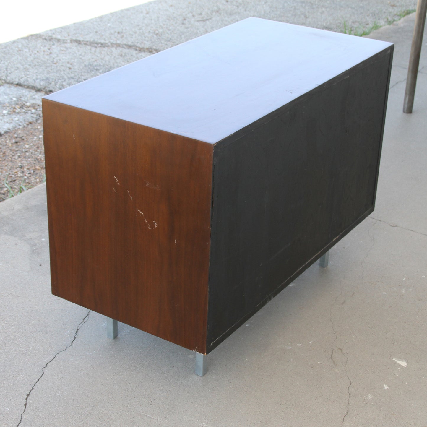 Luxurious vintage Knoll cabinet with leather surface