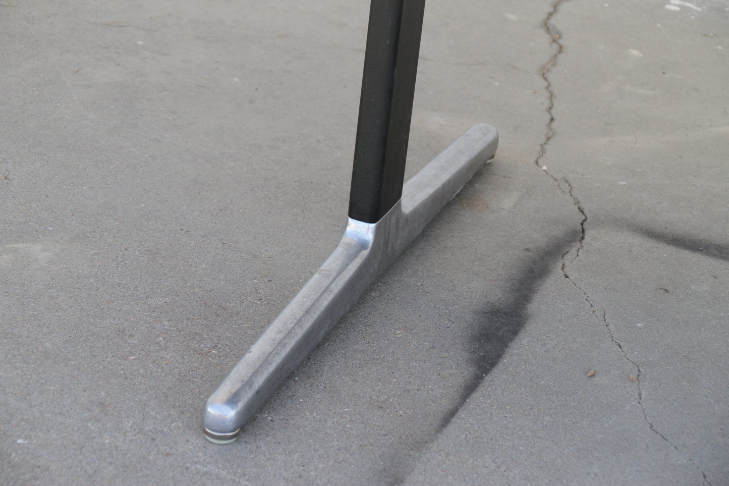 Home studio ergonomic drawing table