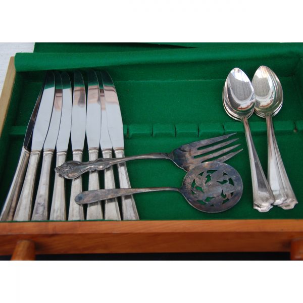 Vintage-style flatware set with box