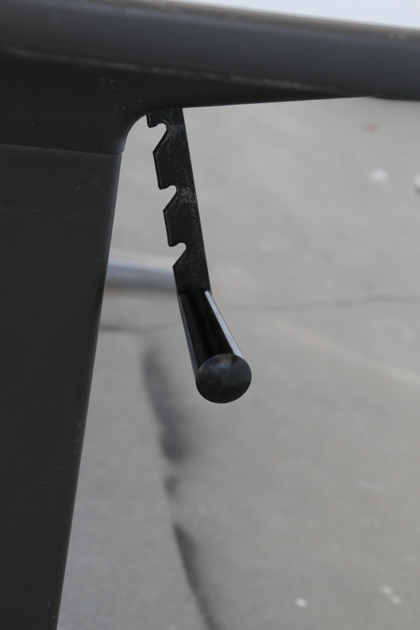 Spacious top adjustable studio desk