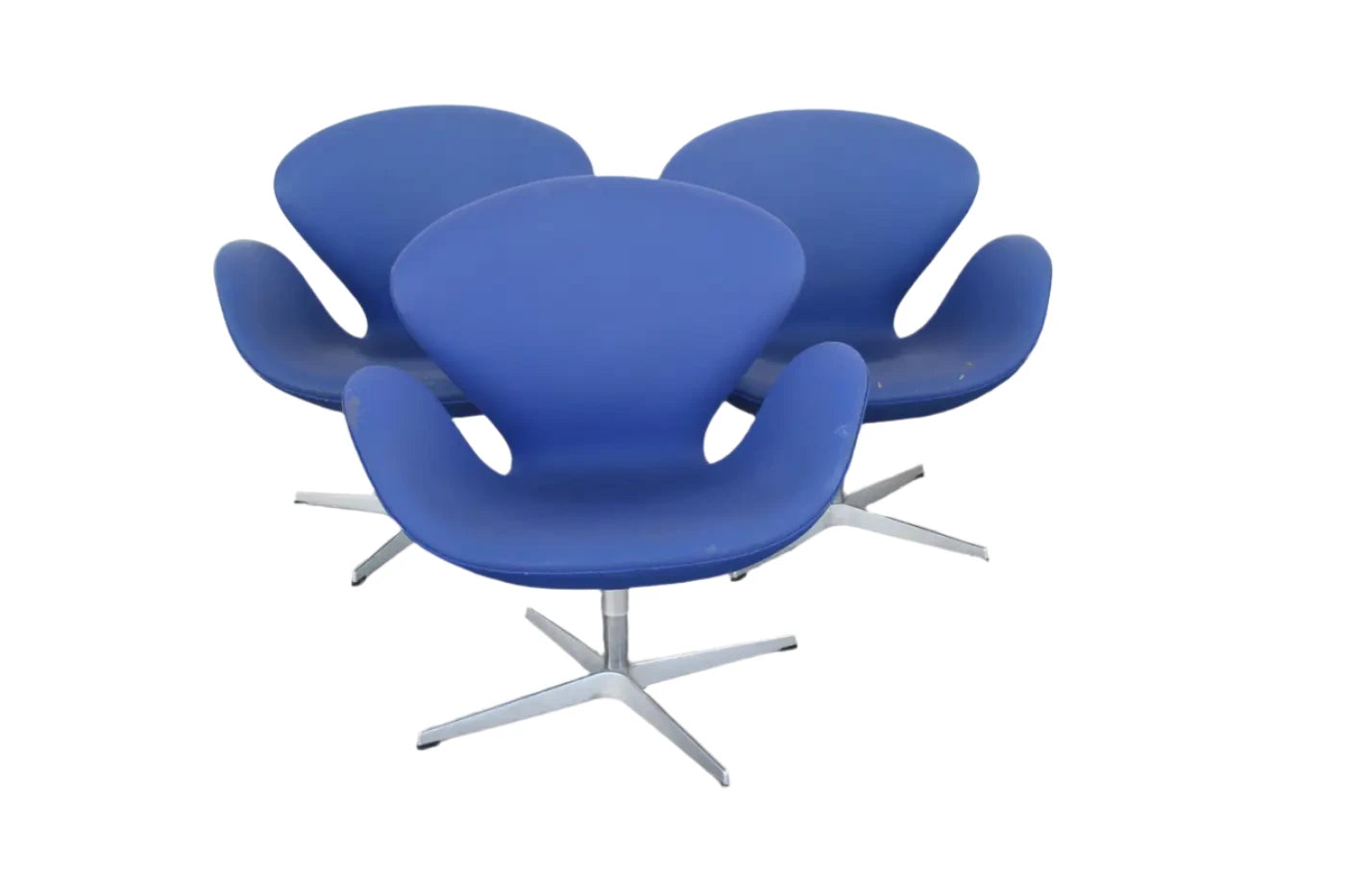 Iconic Swan settee by Arne Jacobsen