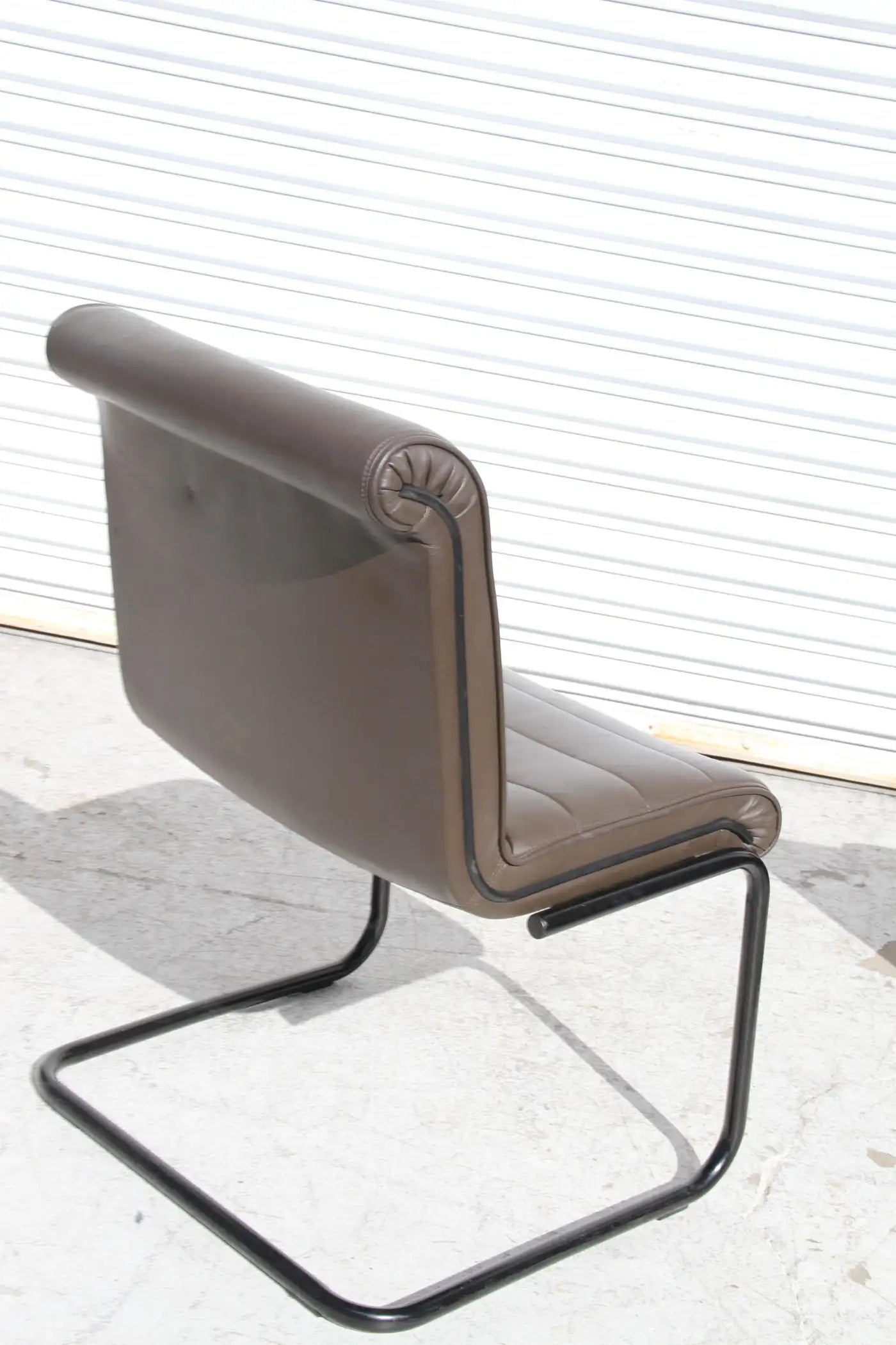 Knoll Sapper chair rear view