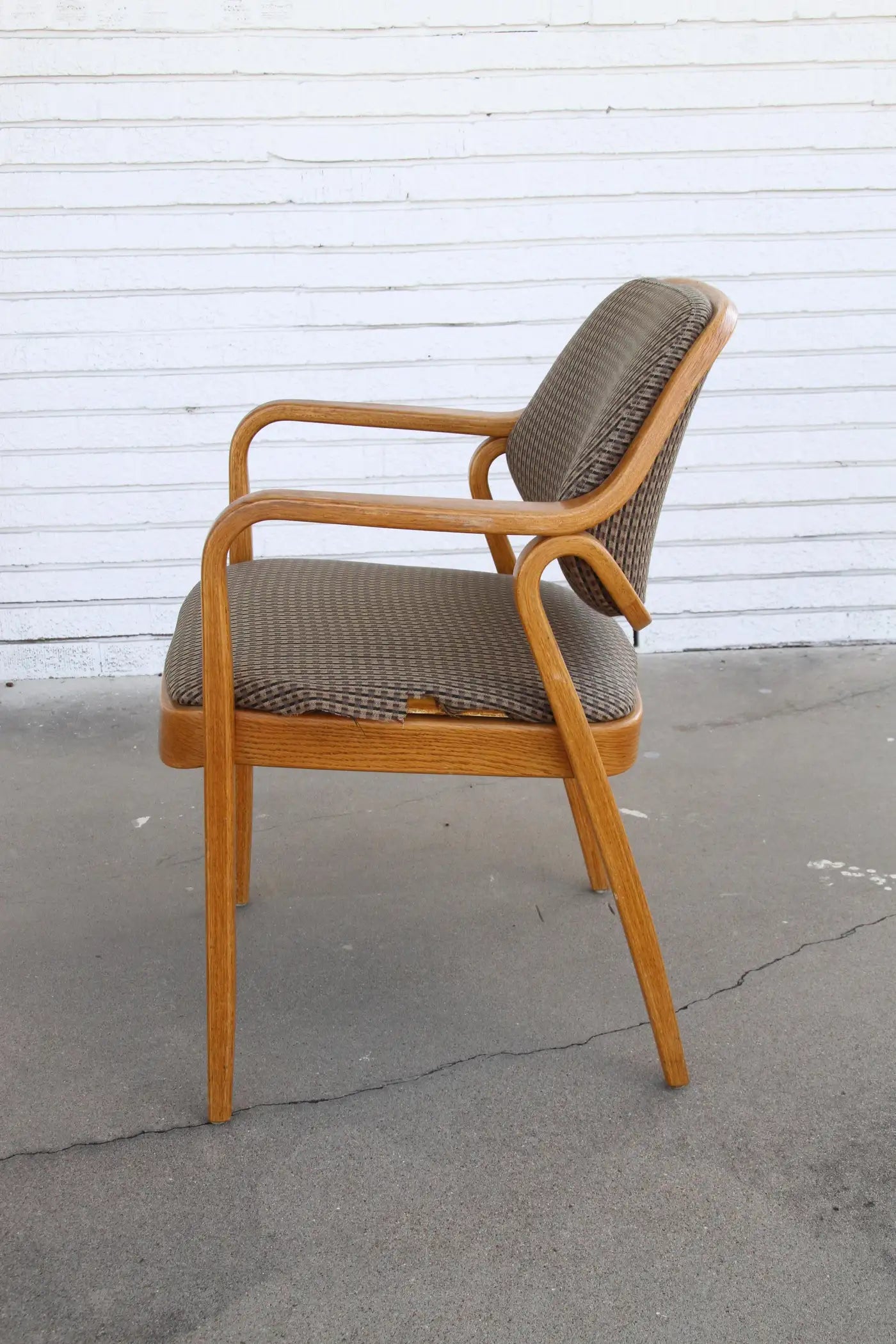 Pair Don Pettit for Knoll #1105 Armchairs