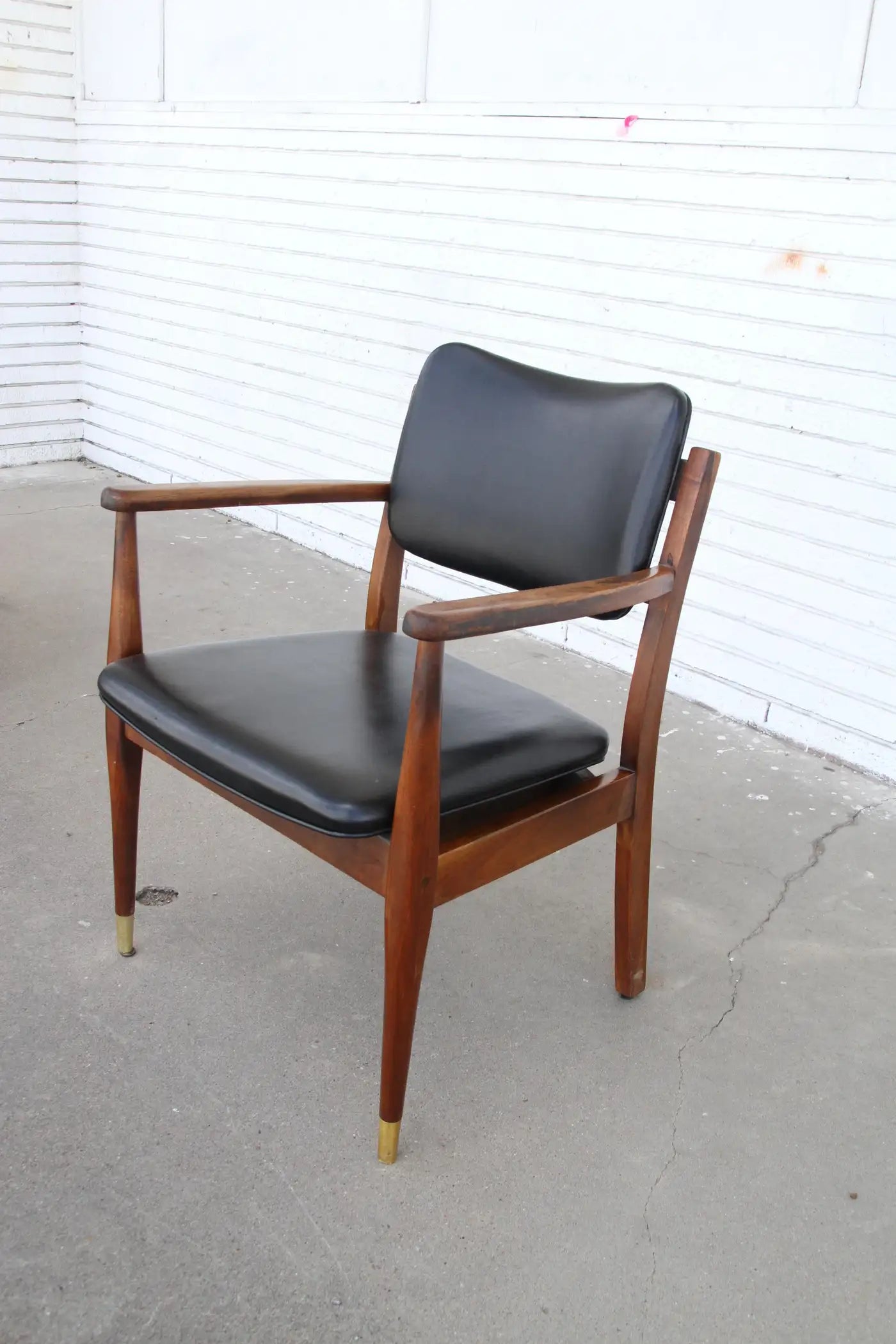 Mid-century side chairs by Gregson for modern spaces