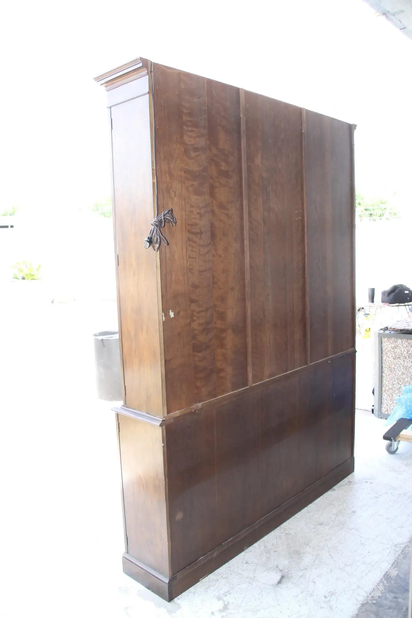 Mid-century vintage Baker glass cabinet