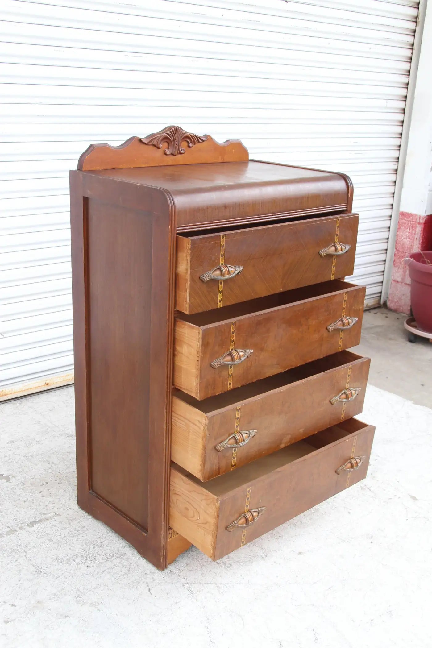 Waterfall chest with Art Deco design