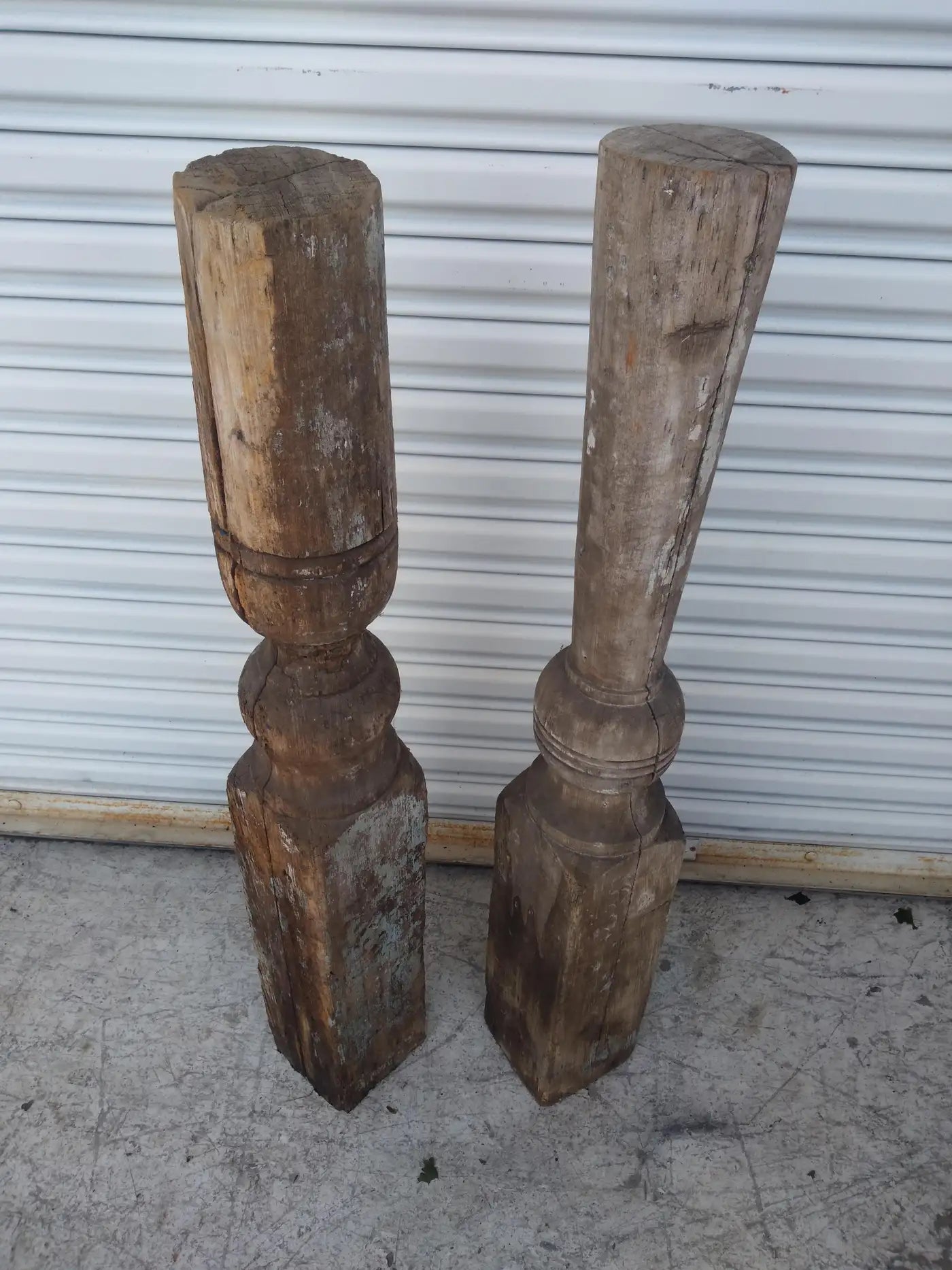 Rustic wooden entryway columns in newel style