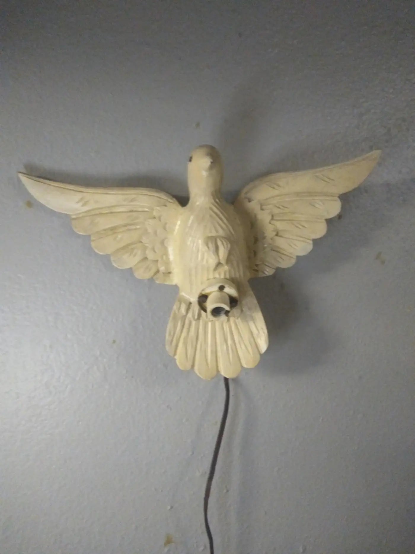 Rustic bird motif wood wall sconce light
