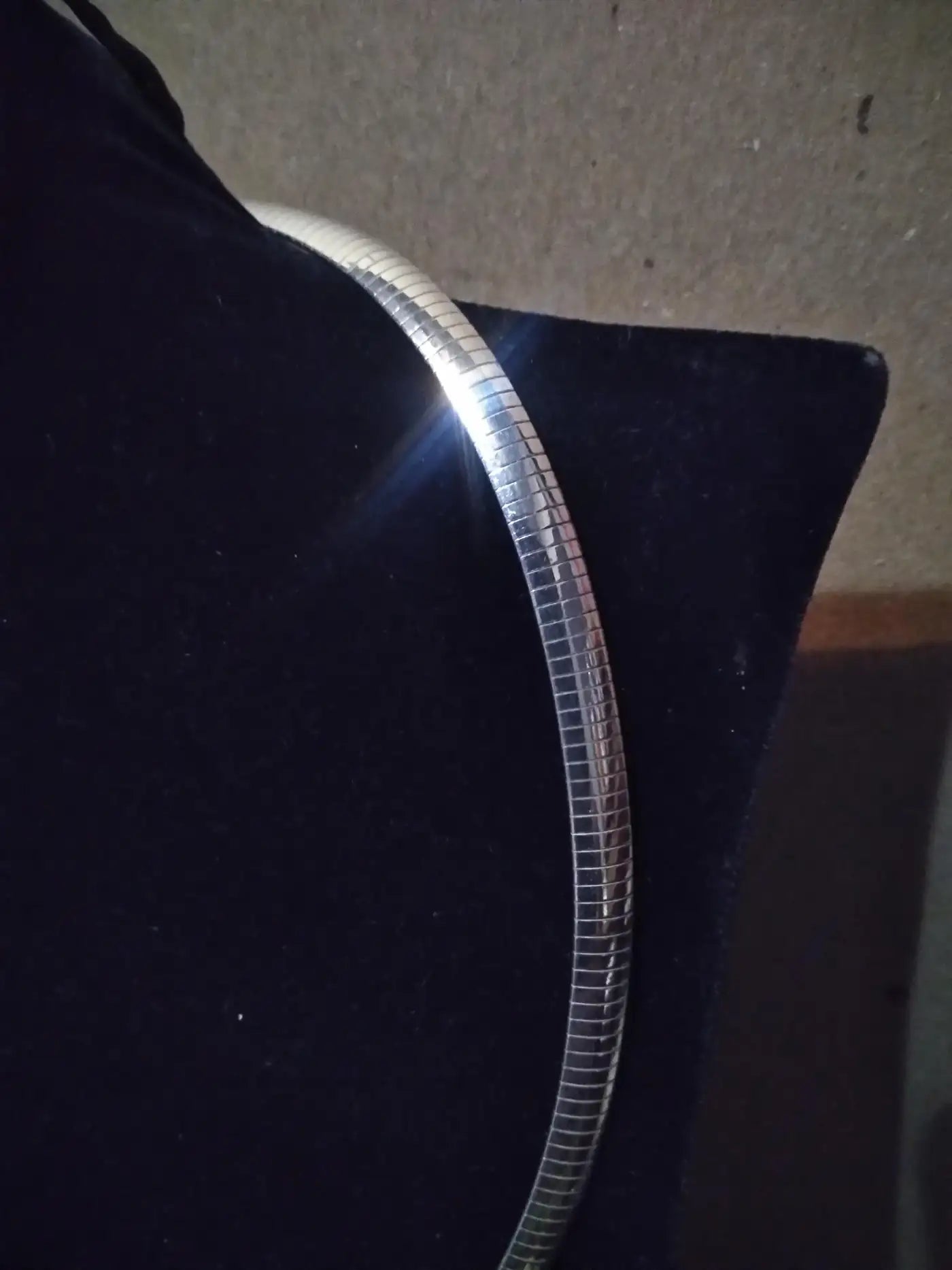 Elegant sterling silver collar necklace