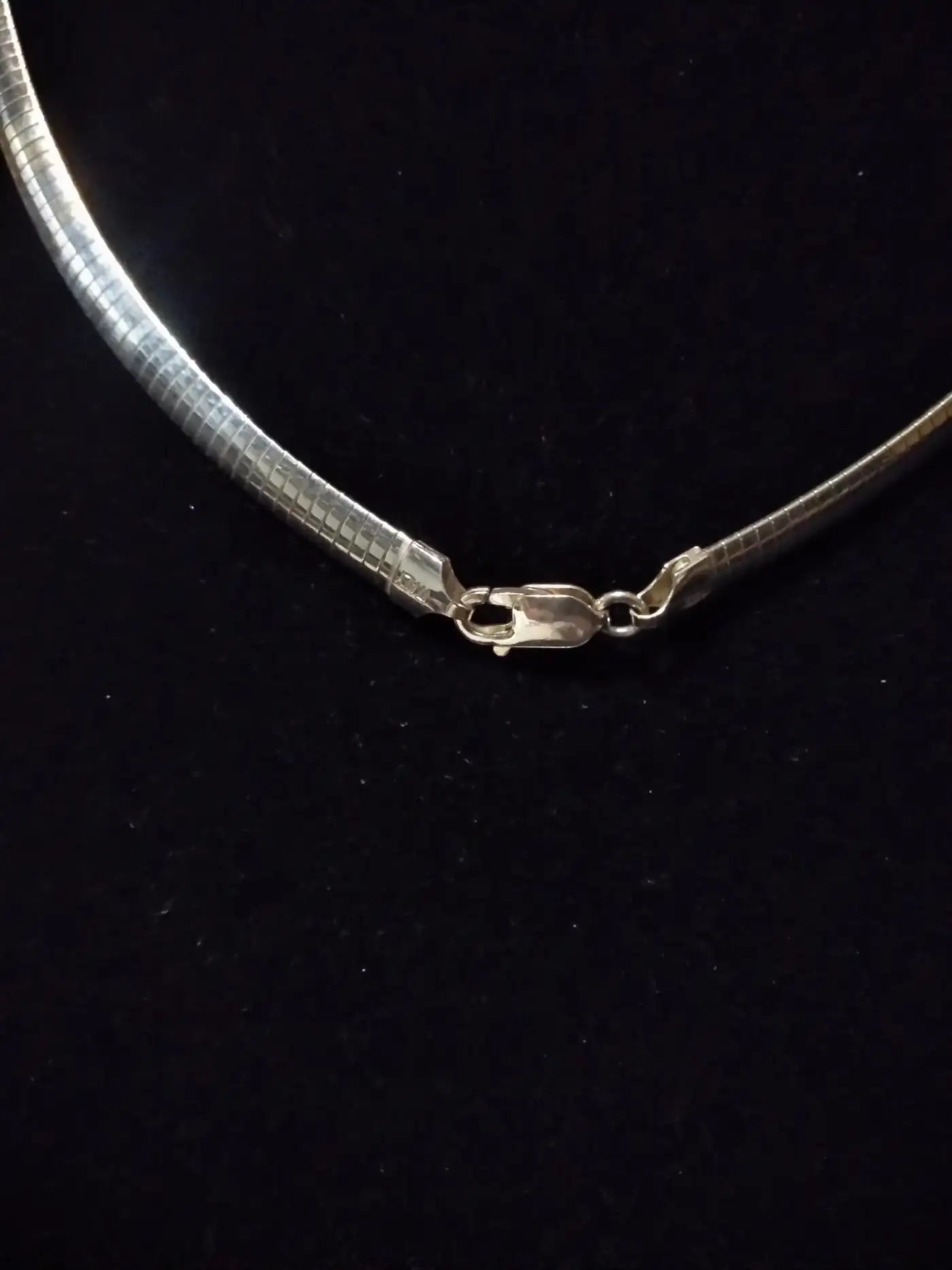 Lobster clasp silver omega statement necklace