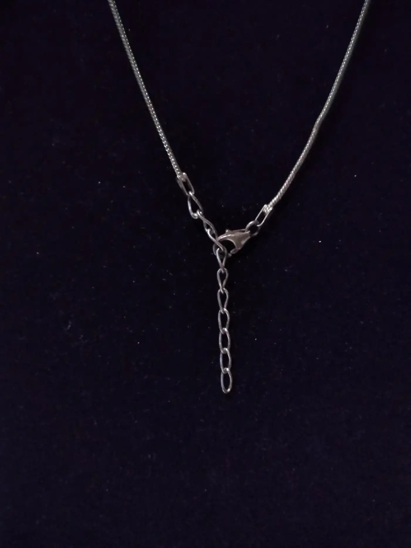 Lightweight unisex silver serpentine chain