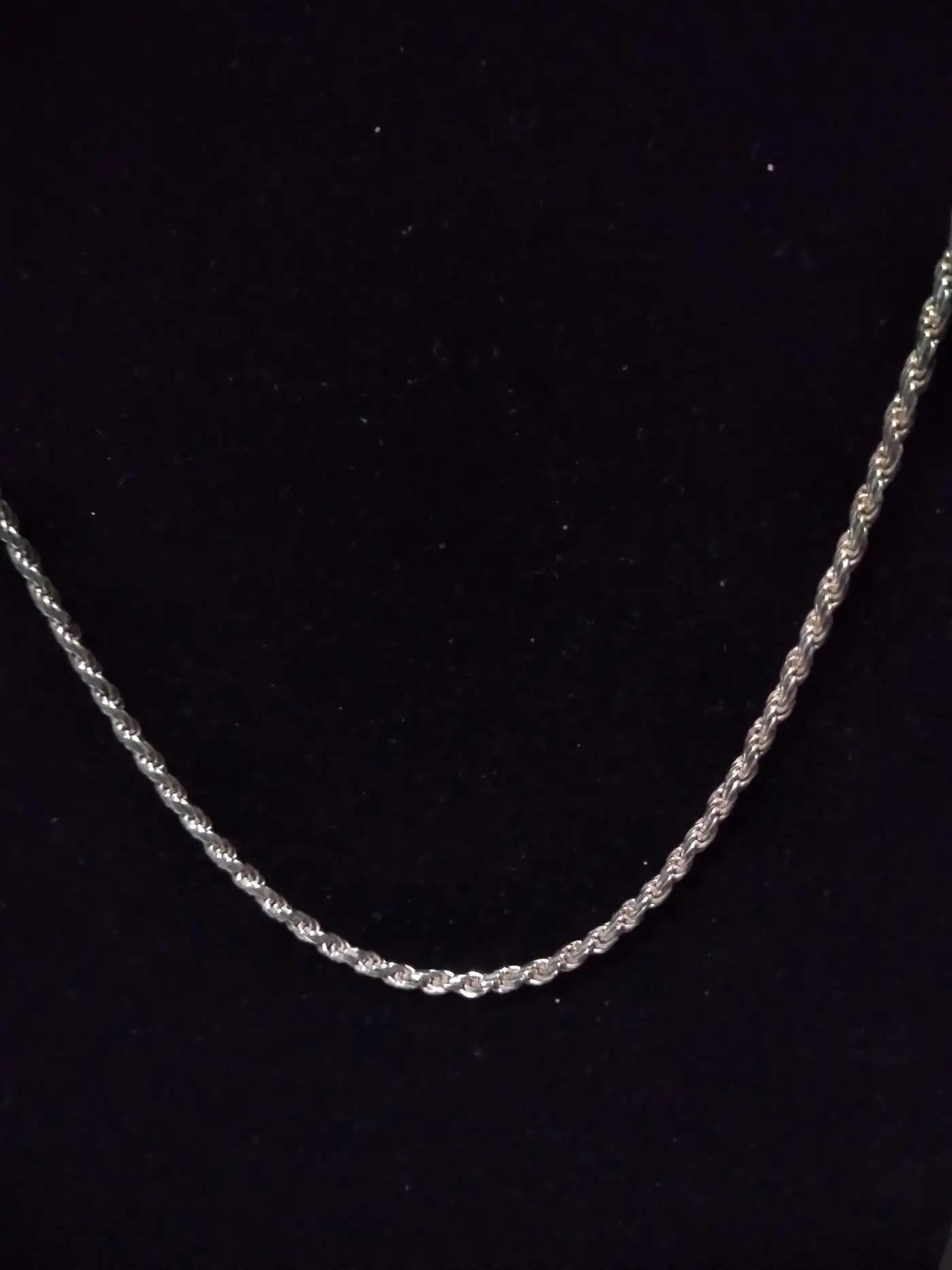 Lightweight silver rope chain for pendants