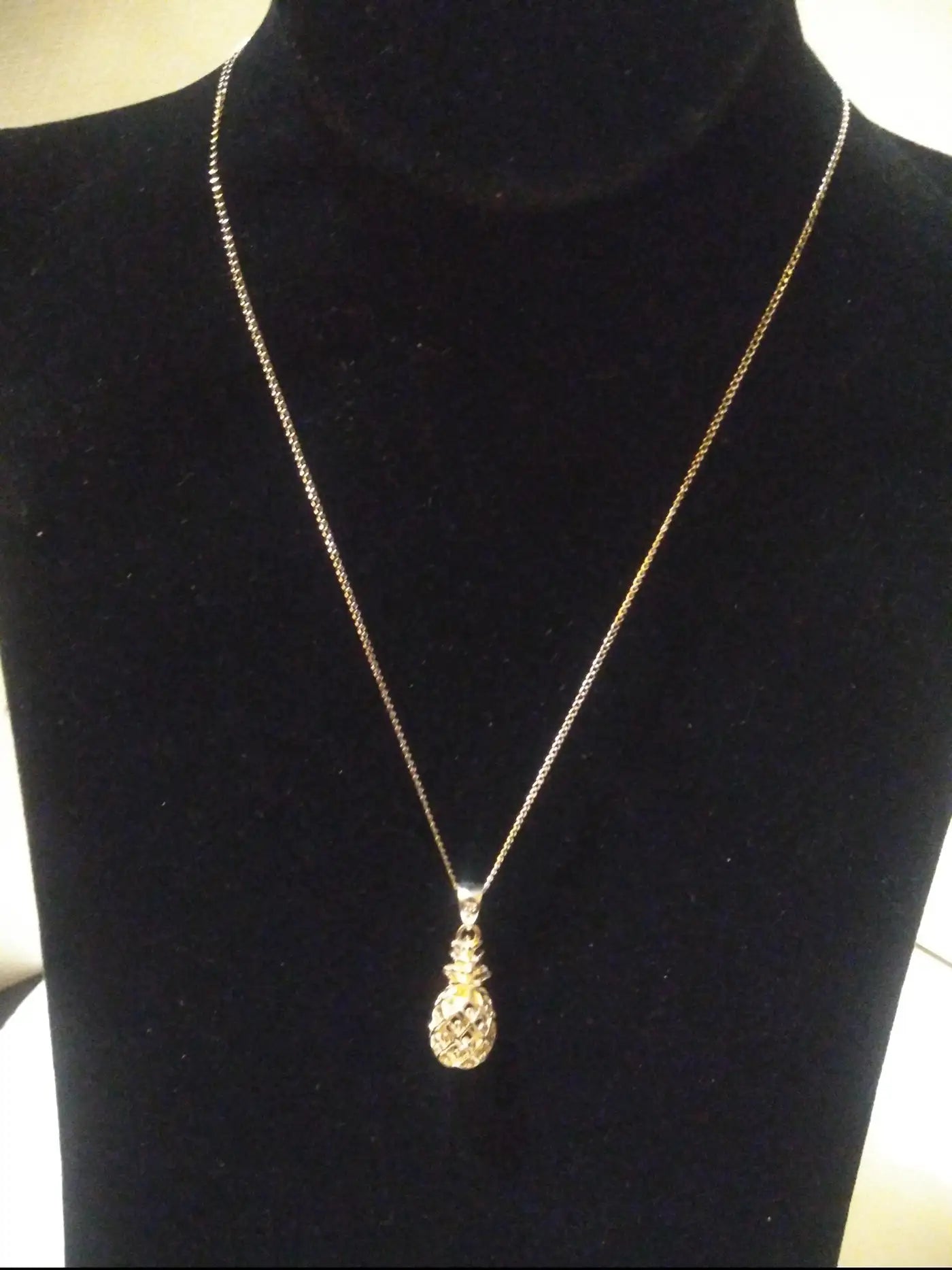 Sterling silver pineapple pendant necklace for women