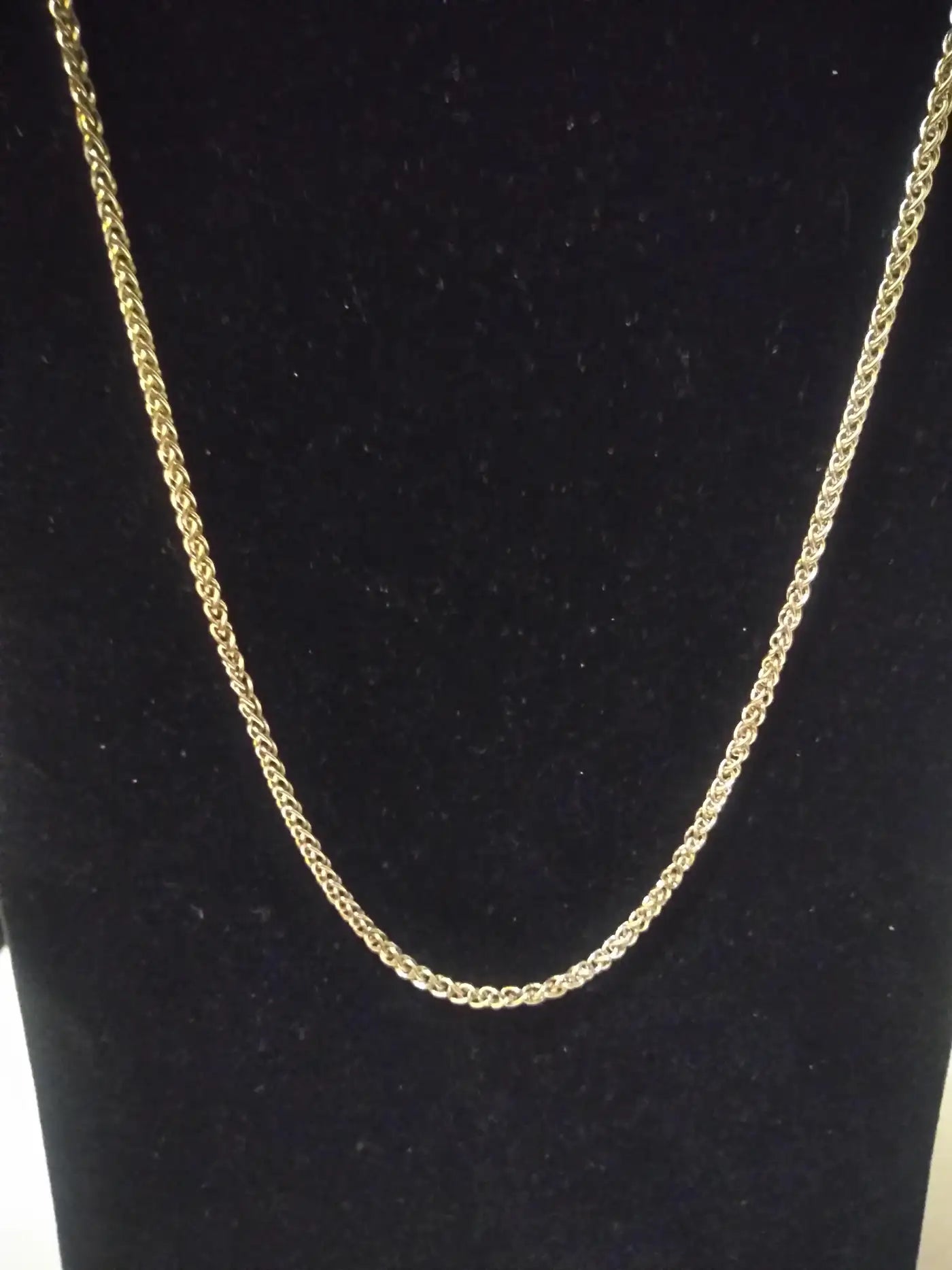 Sterling silver necklace with Spiya pattern
