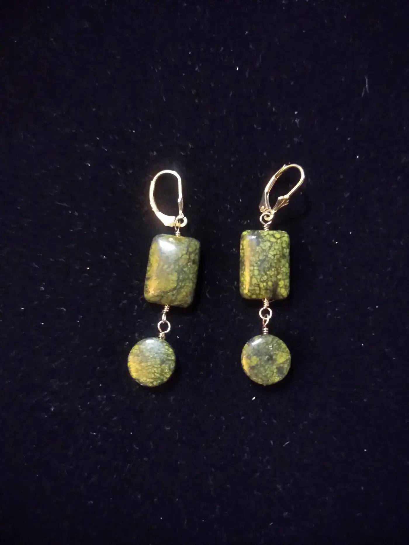 Elegant green jasper drop earrings in silver