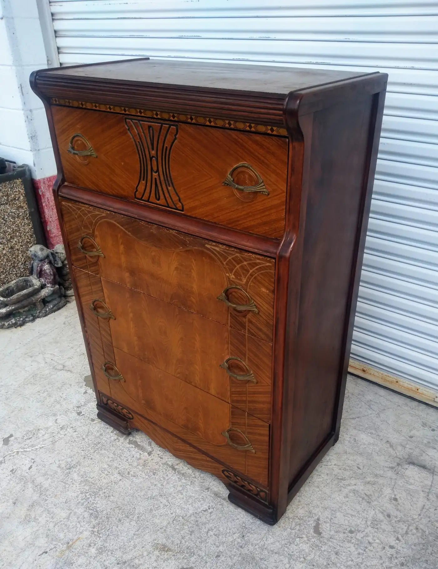 Retro waterfall front chest of drawers
