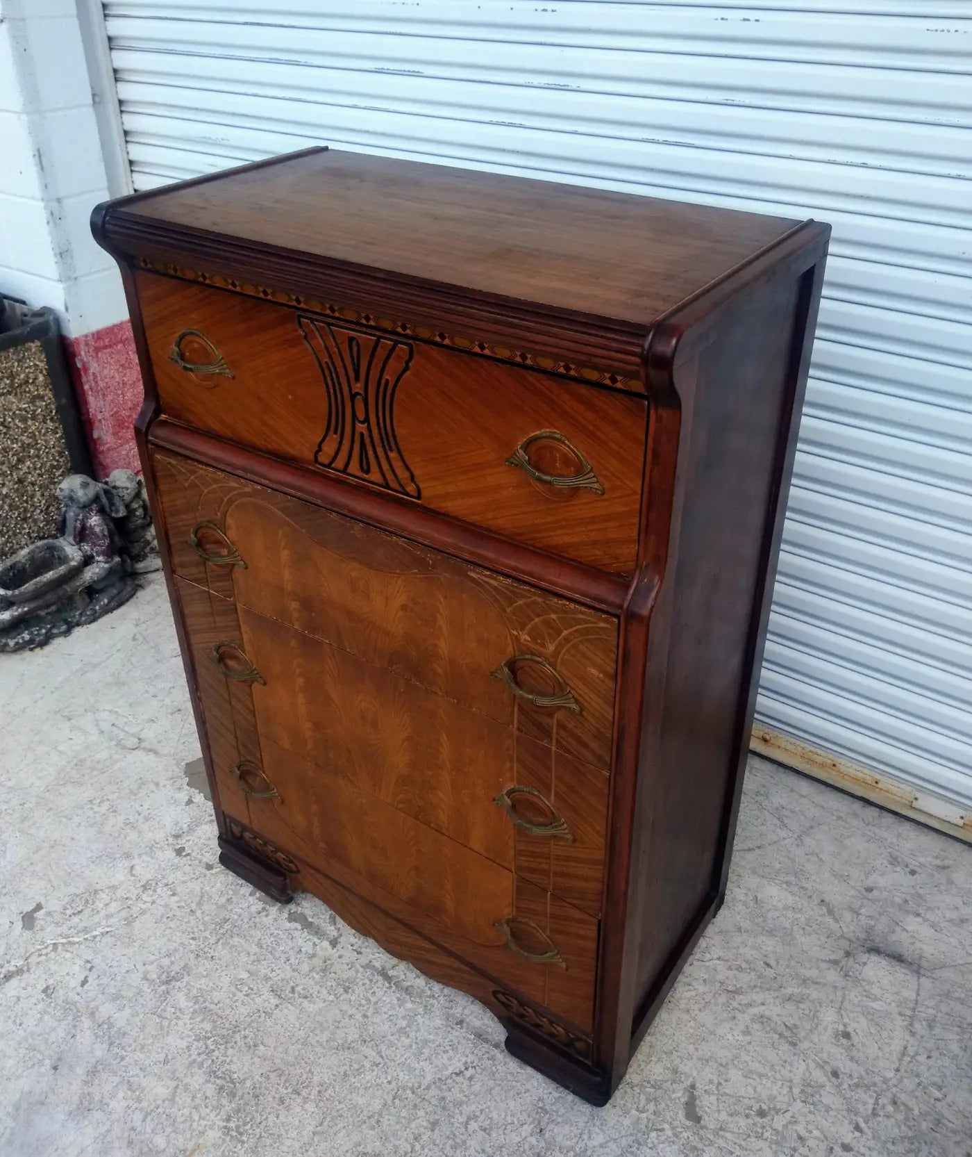 Antique Art Deco chest of drawers