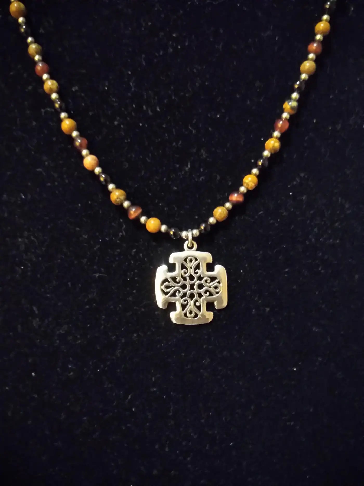 Stylish sterling silver necklace with beaded pendant