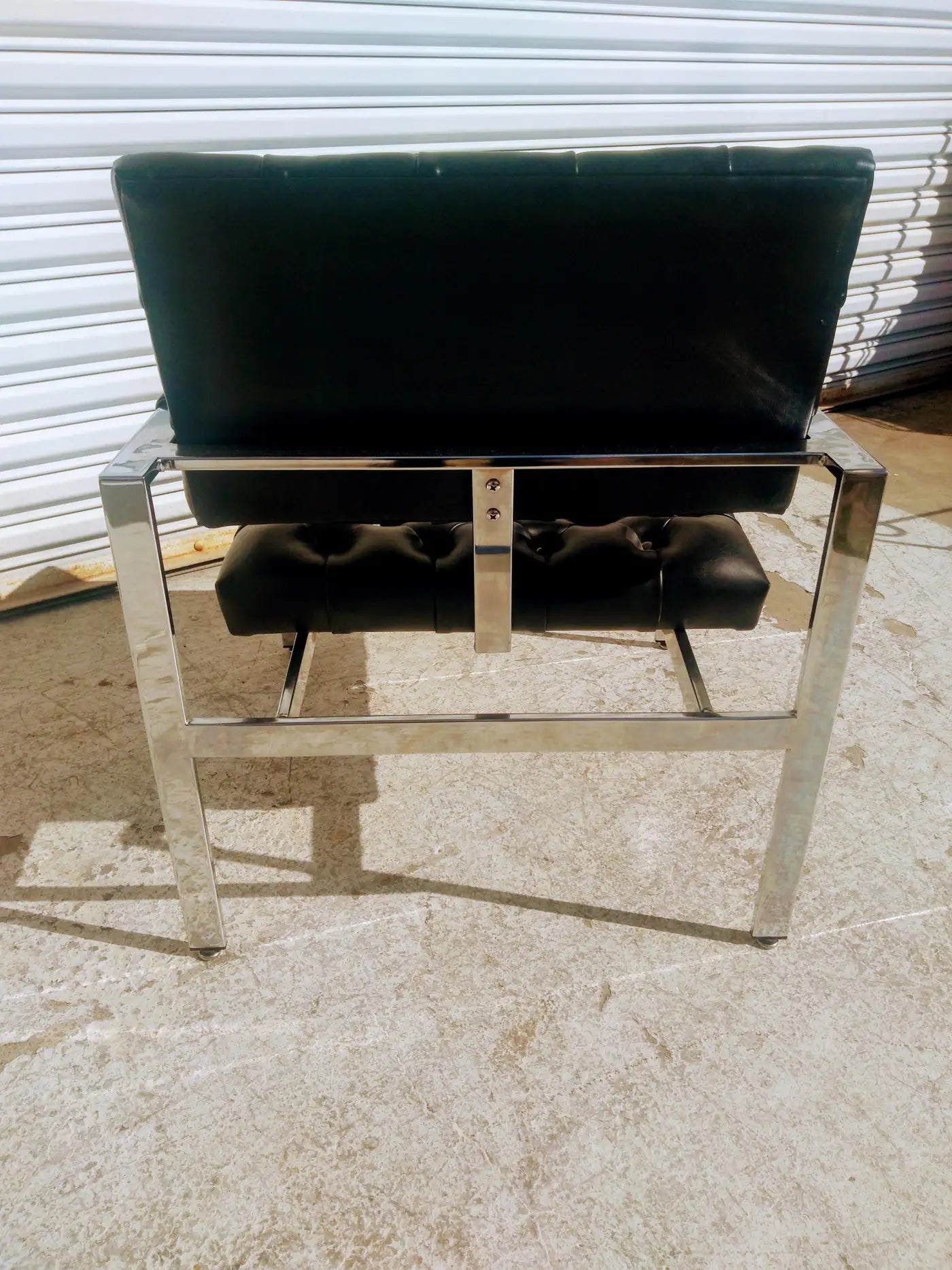 Luxurious leather lounge chair by Milo Baughman for Thayer Coggin