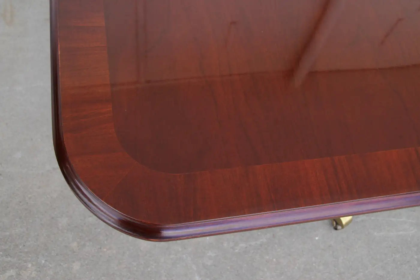 Classic Regency dining table with pedestal legs