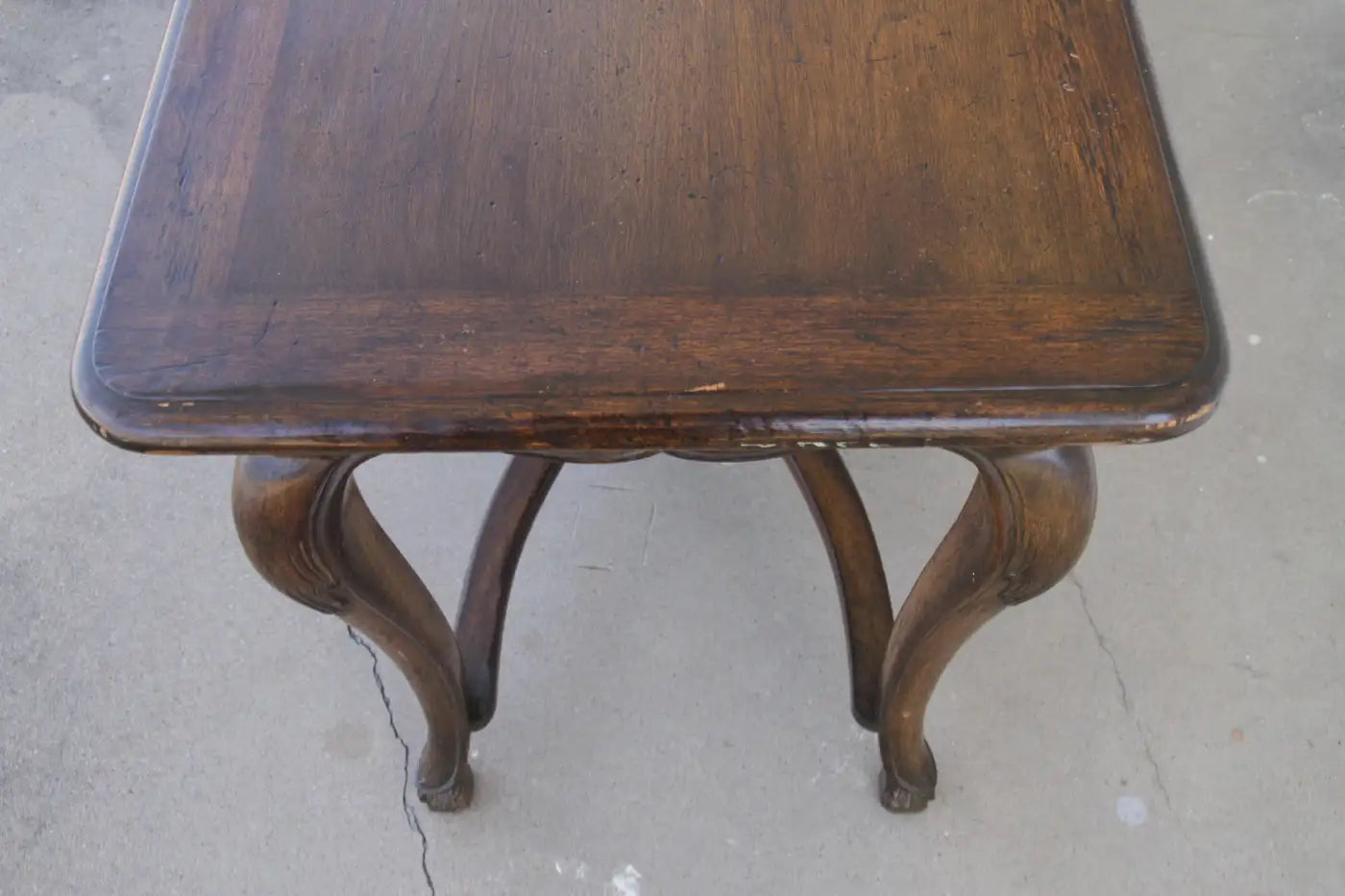 Formal hallway table in Baroque design
