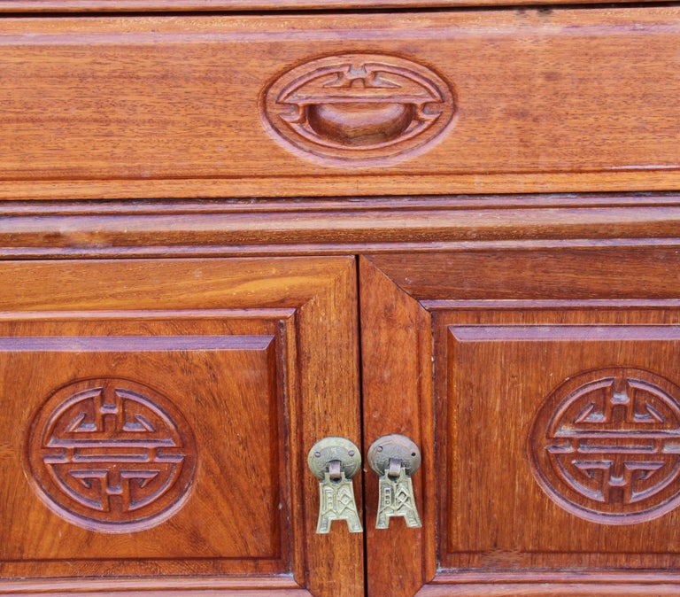 Rosewood nightstands with chinosarie design