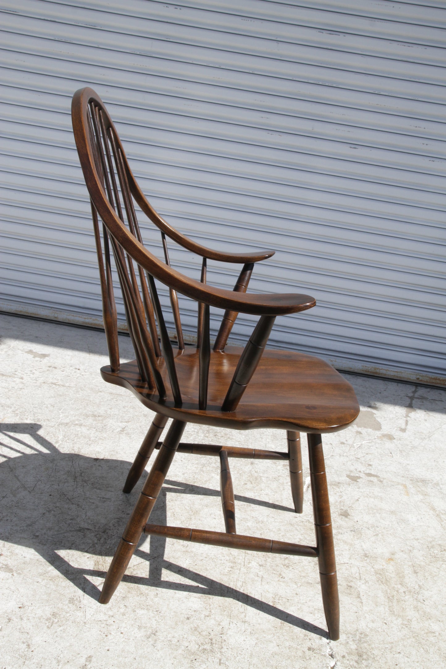 Mid-century inspired Windsor chair with ergonomic spindle back support