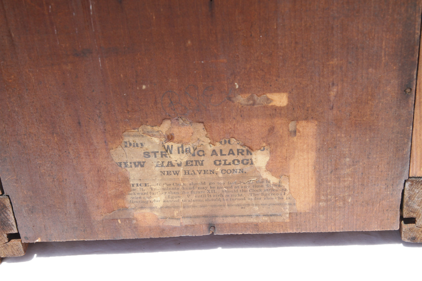 Elegant vintage rosewood shelf clock