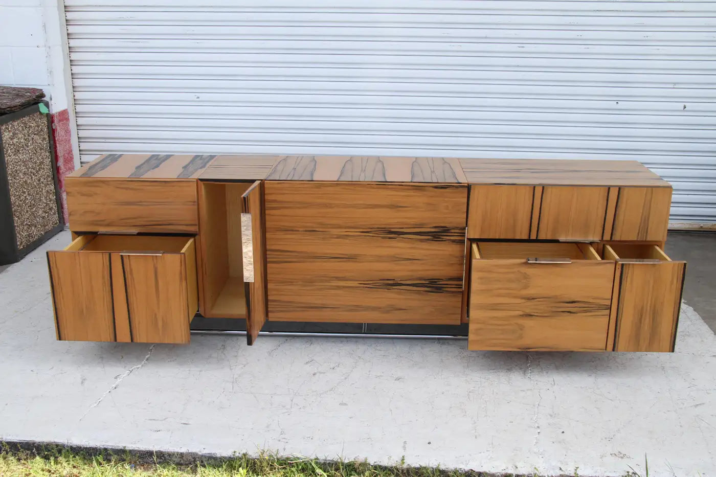 Stylish mid-century Domino credenza for home