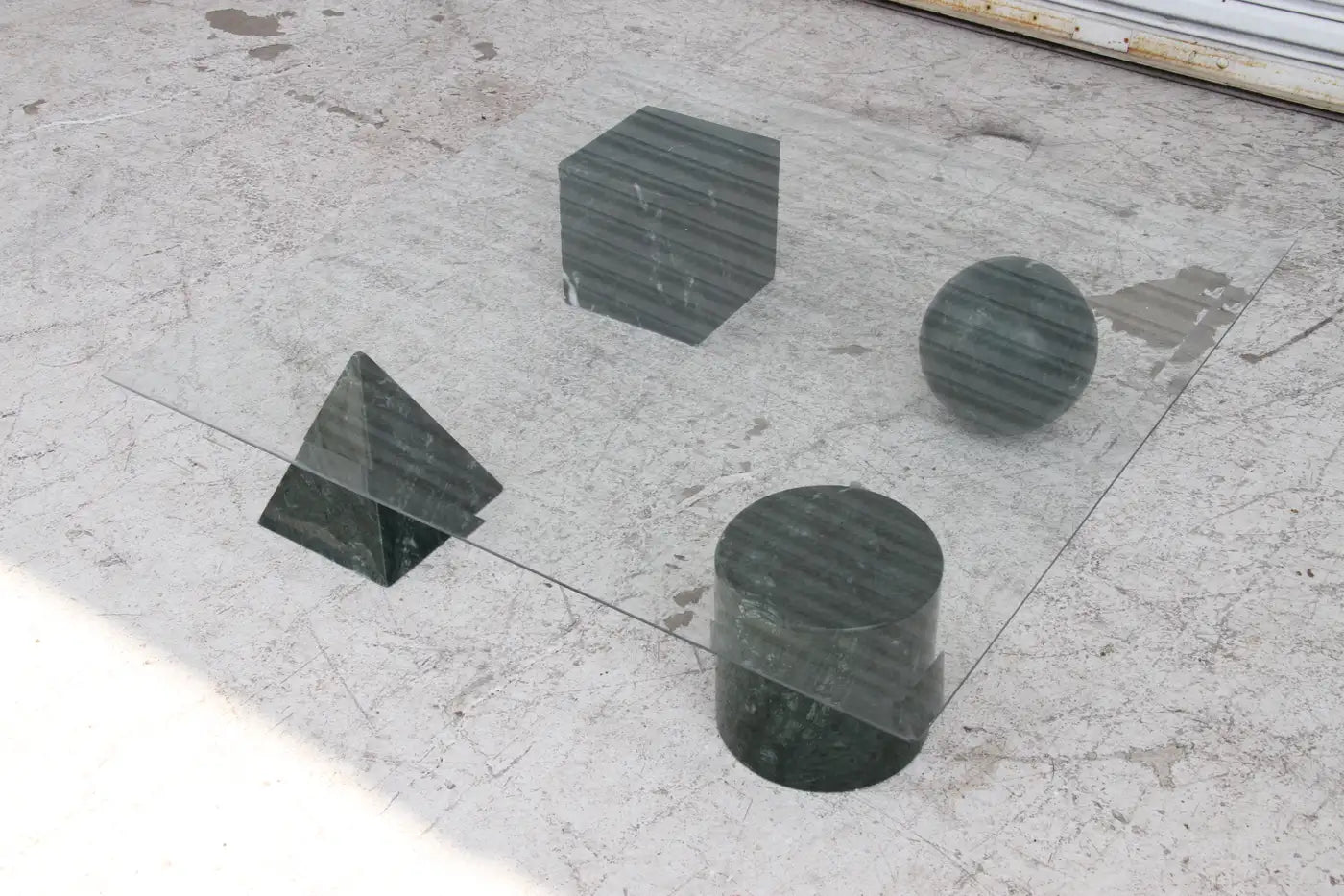 Italian Vignelli Metafora table