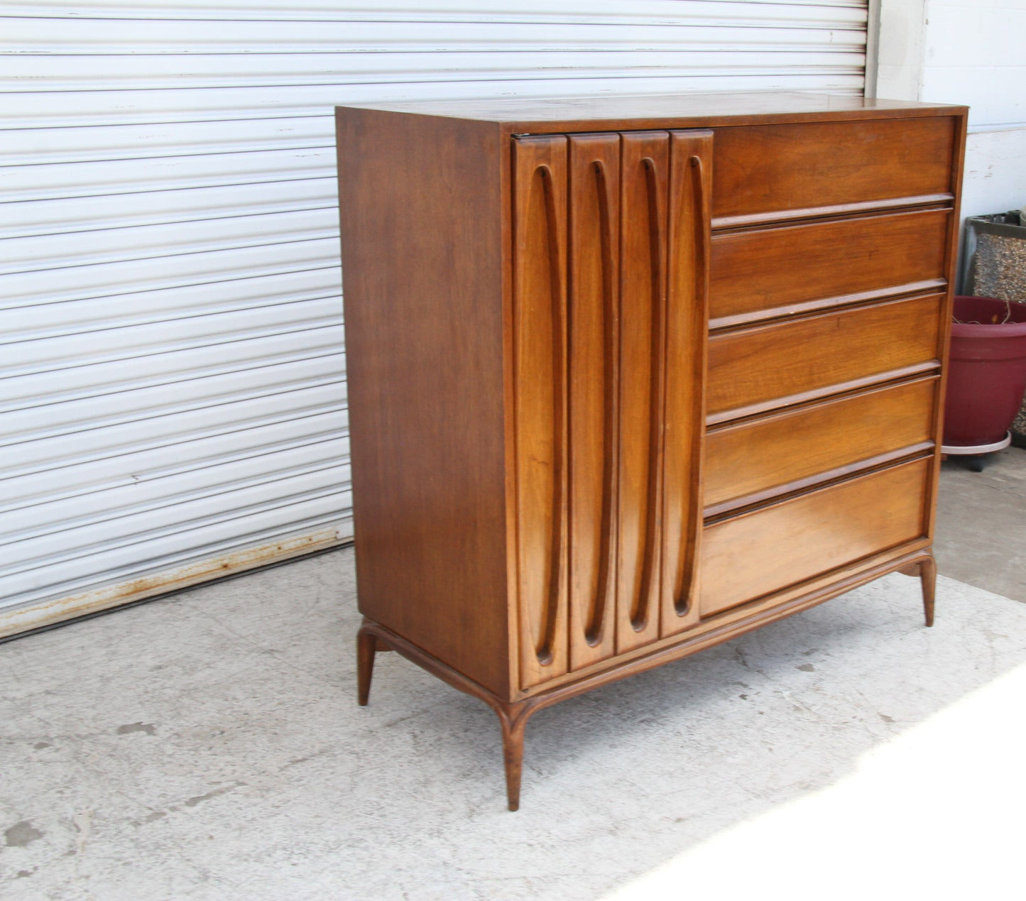 Mid-Century Modern Bedroom Dresser