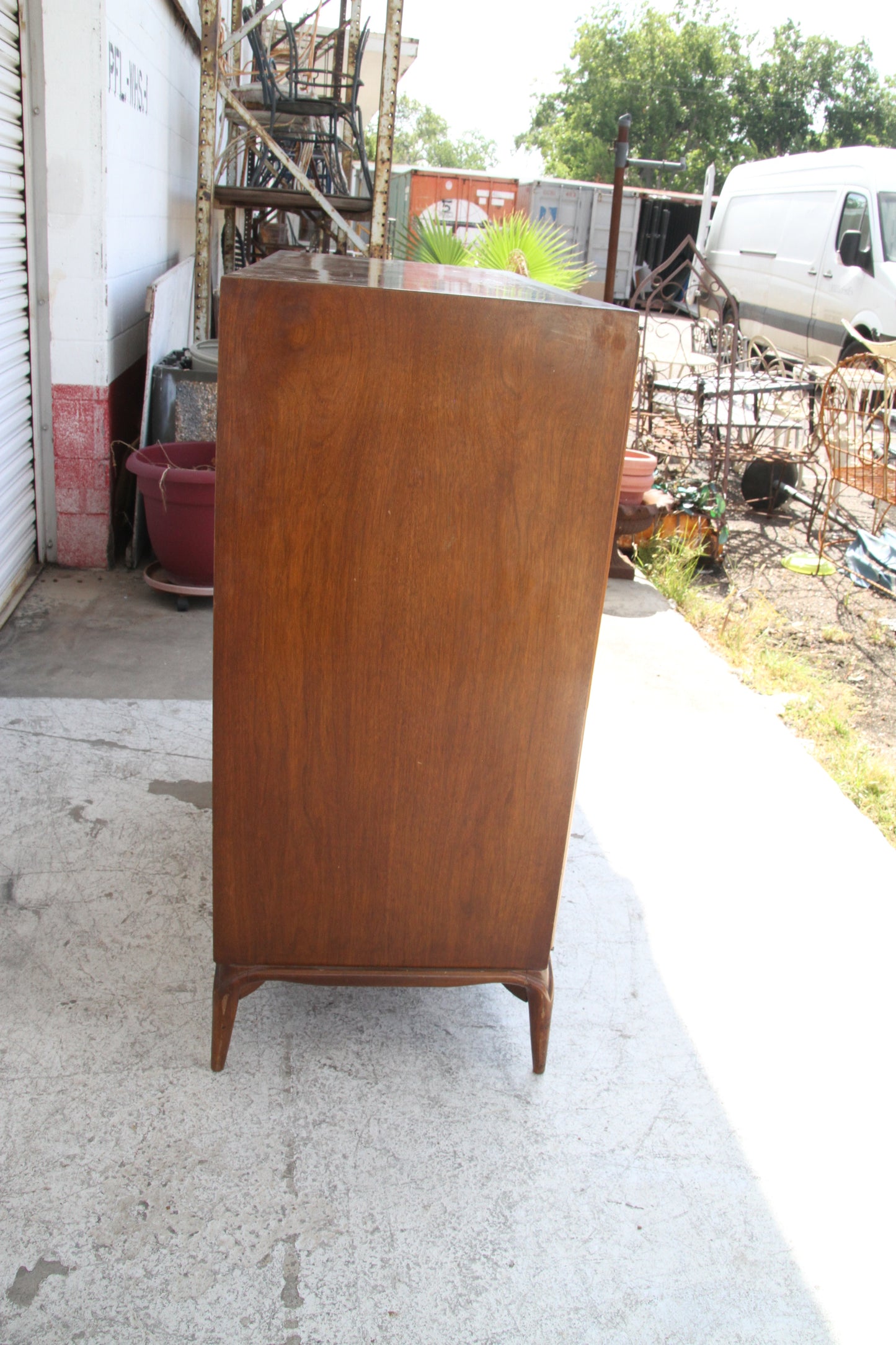 Mid-Century Modern Bedroom Dresser