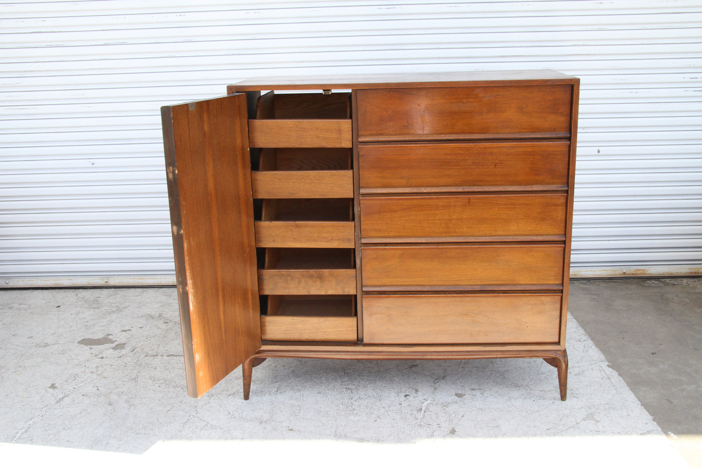 Mid-Century Modern Bedroom Dresser