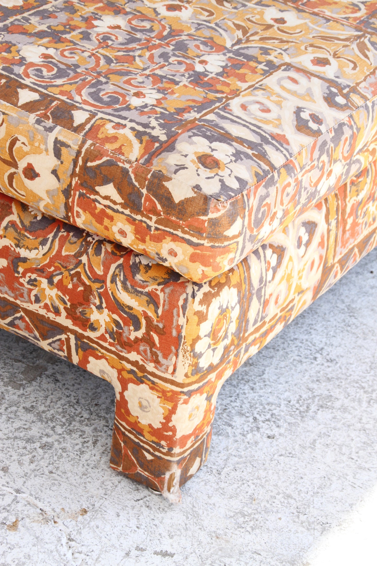 Retro Floral Chaise Lounge in Orange