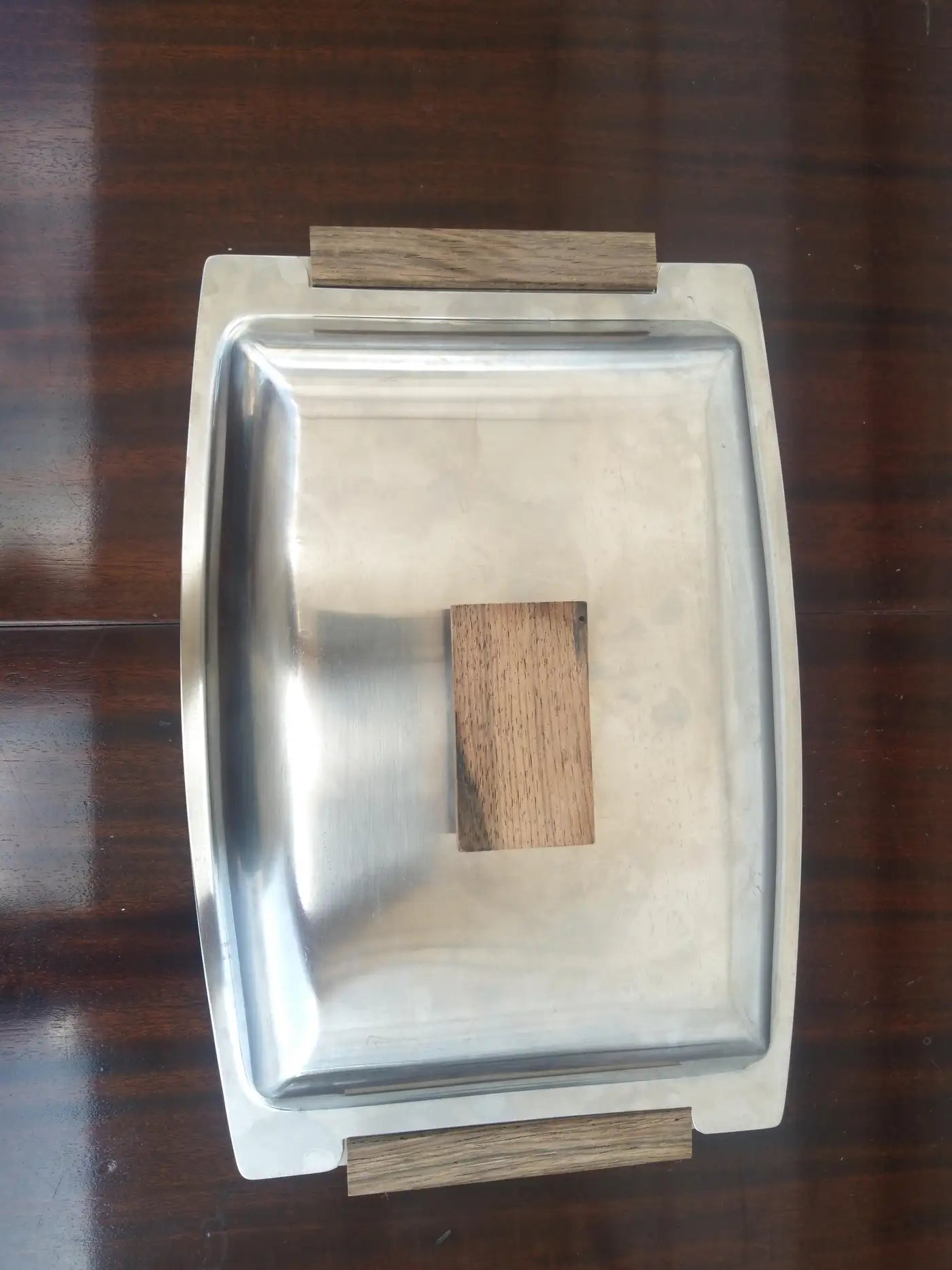 Durable stainless steel covered serving tray