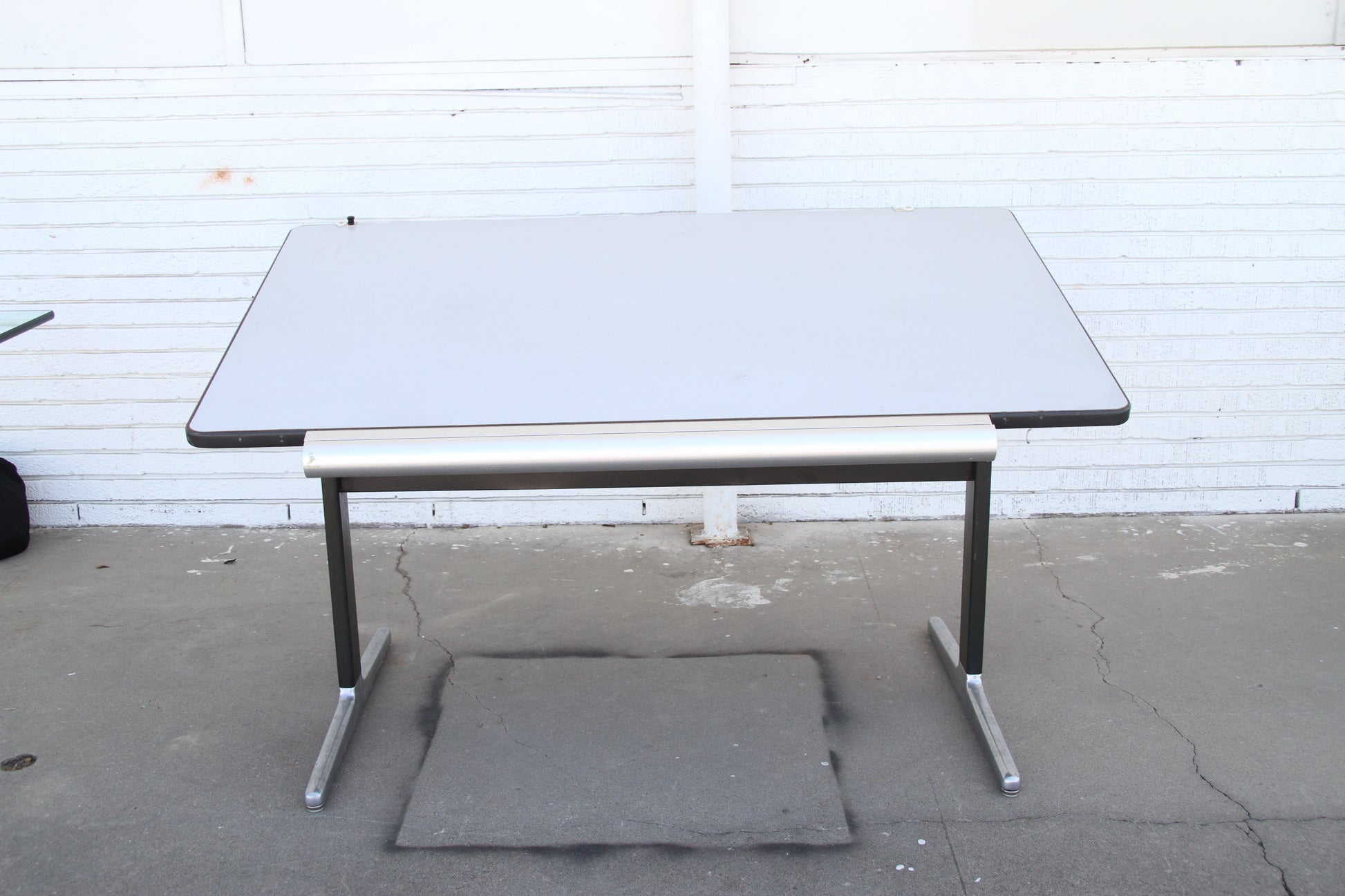 Professional drafting table for architects and engineers