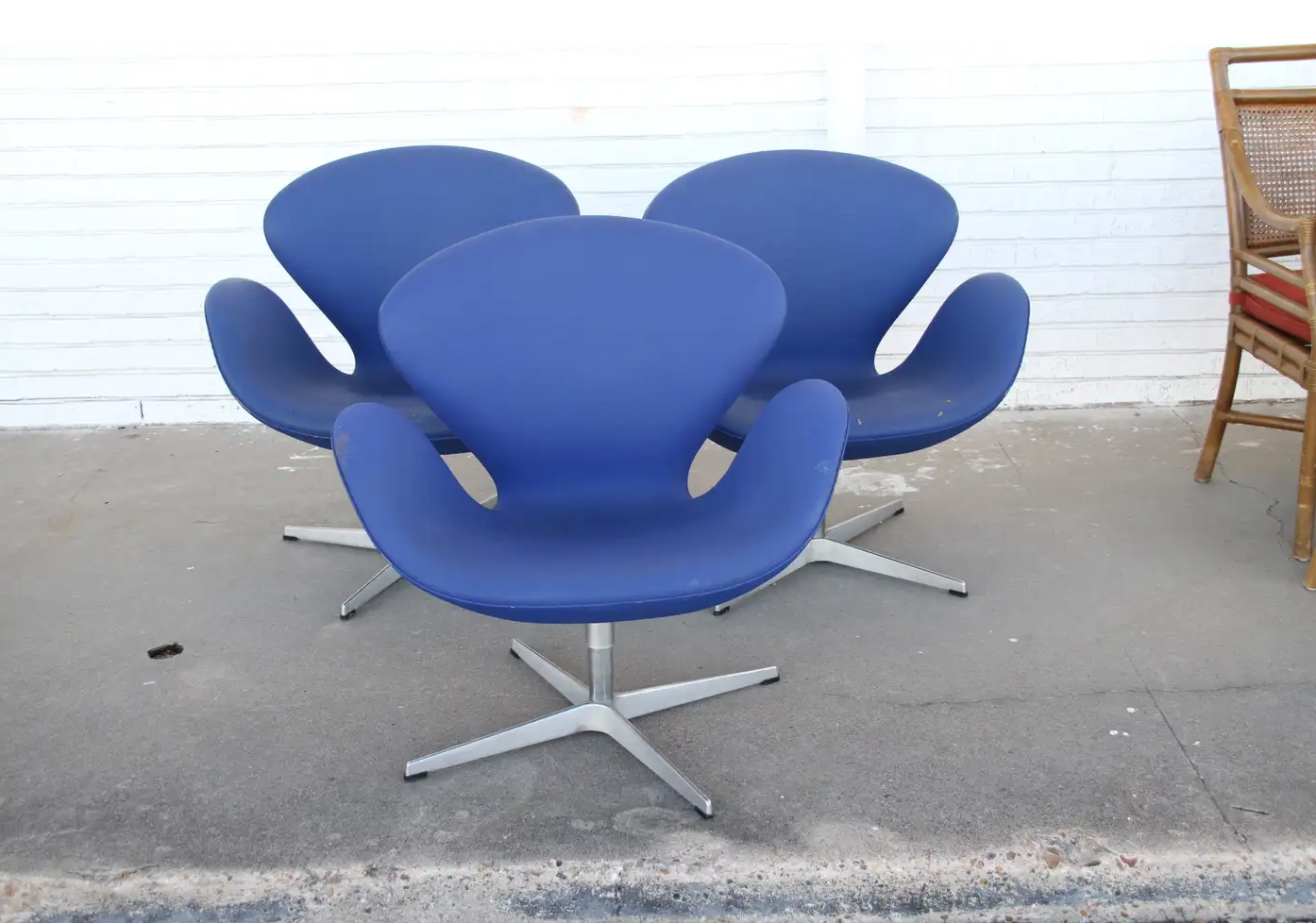 1 Pair of Fritz Hansen Arne Jacobsen Swan Chair
