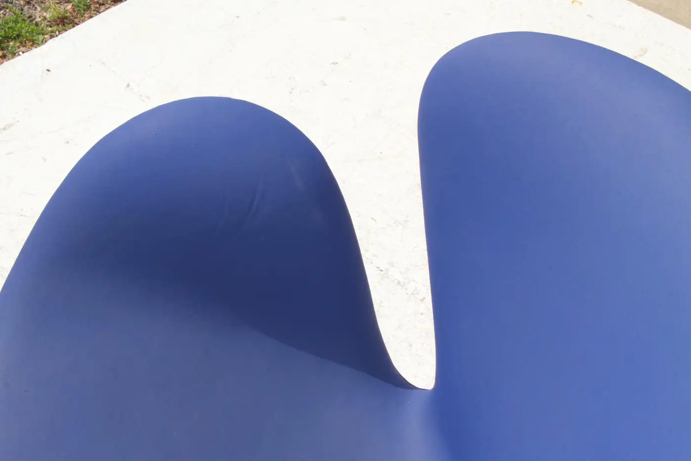 1 Pair of Fritz Hansen Arne Jacobsen Swan Chair