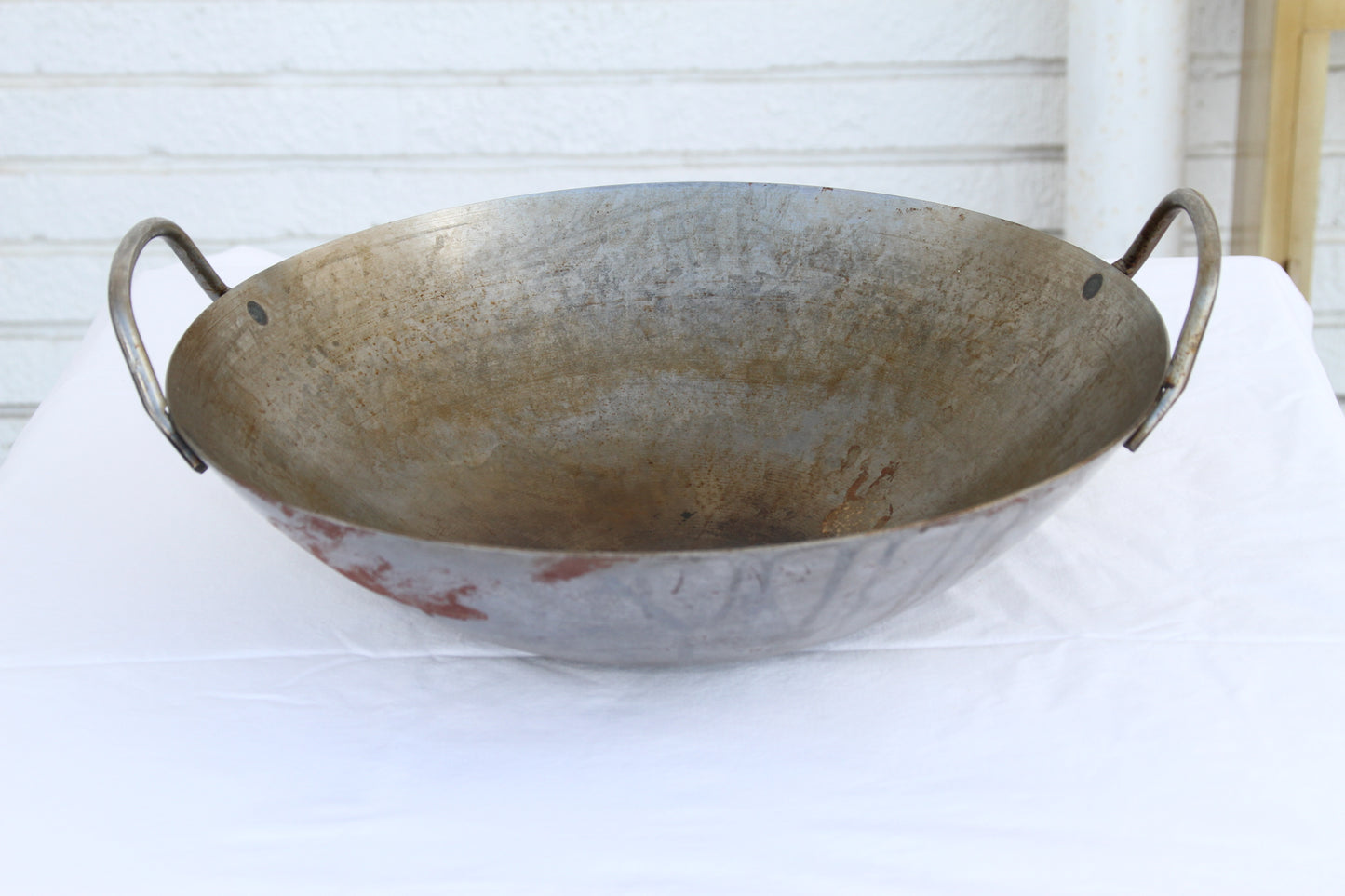 retro style stainless wok with lid