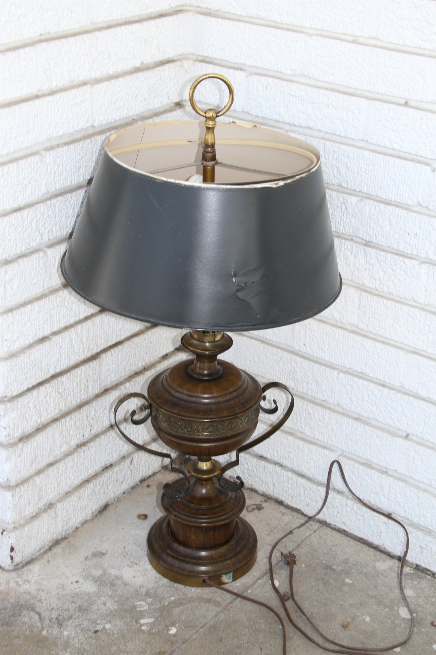 vintage brass style table lamp
